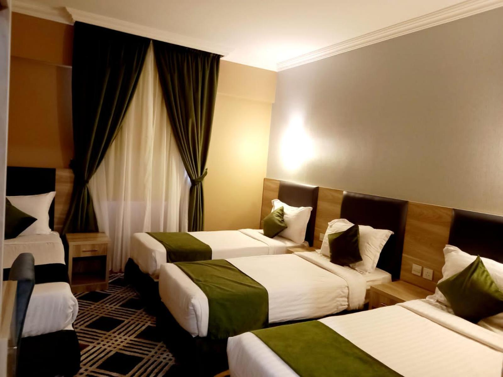 Quadruple Room - Photo 8