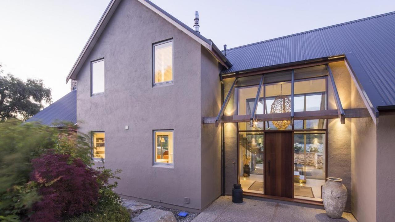 Four-Bedroom House photo 3
