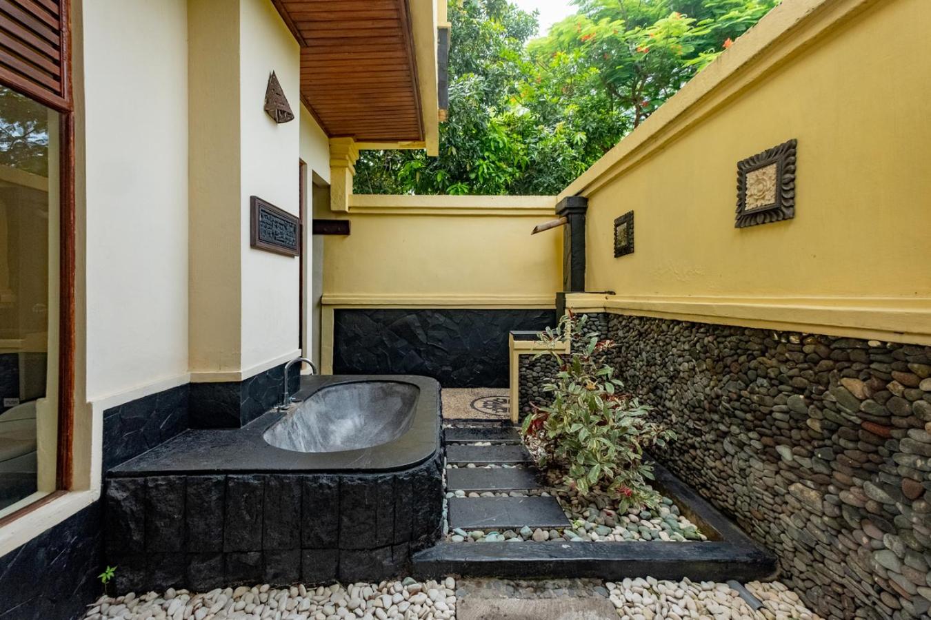 Cendana Garden View Deluxe Villa #10 - Photo 6