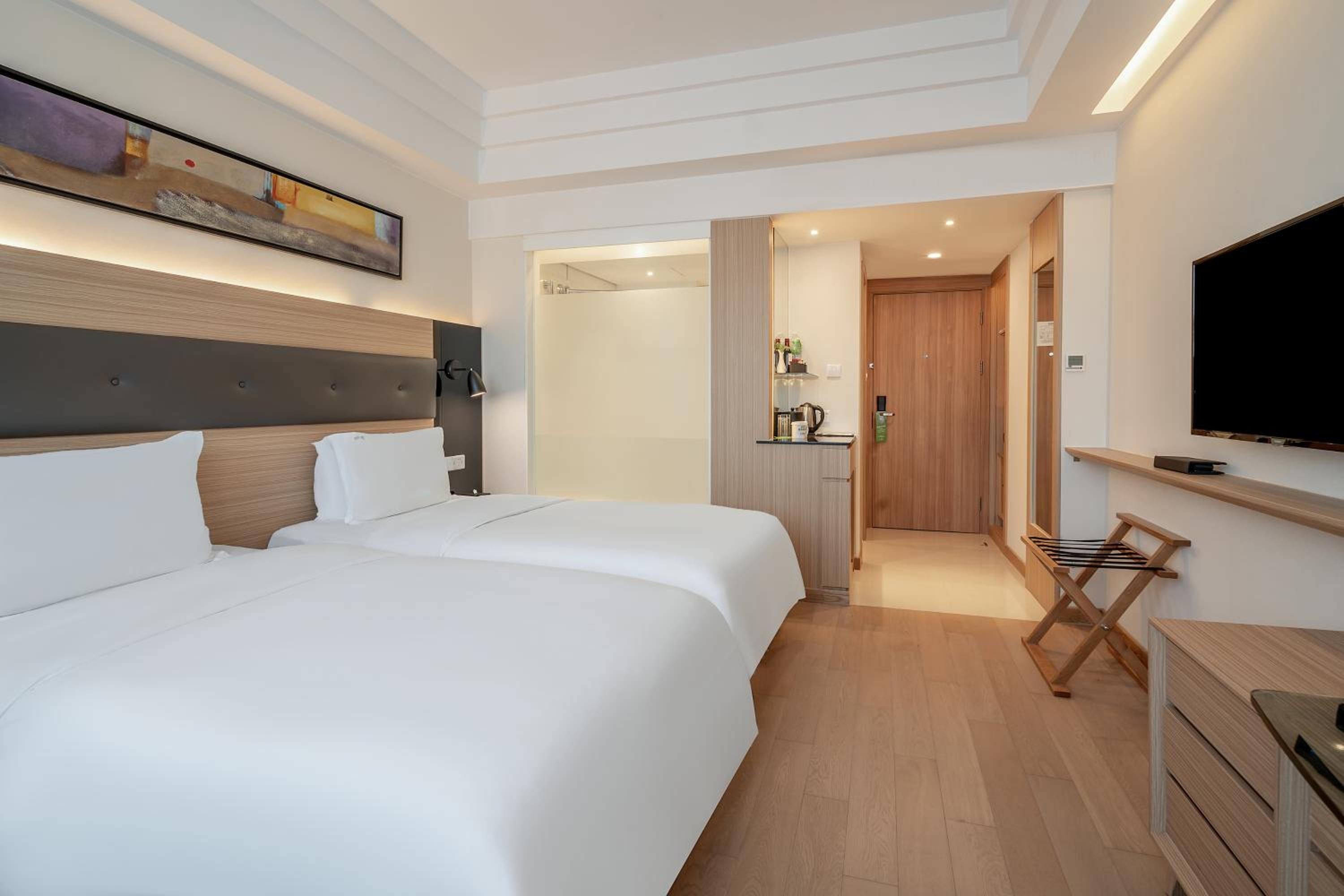 High Floor Standard Twin Room