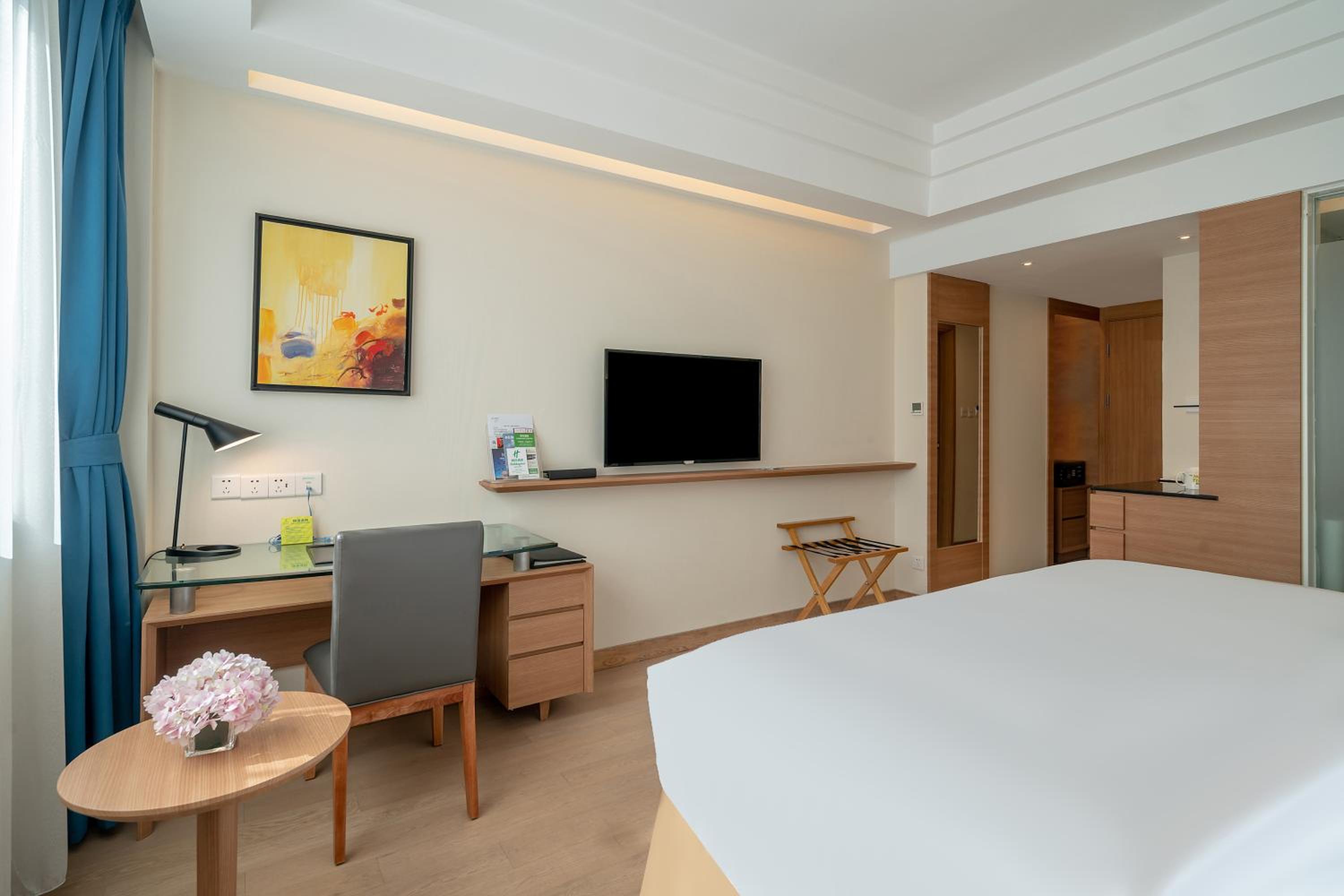 Standard Super King Room thumbnail 5