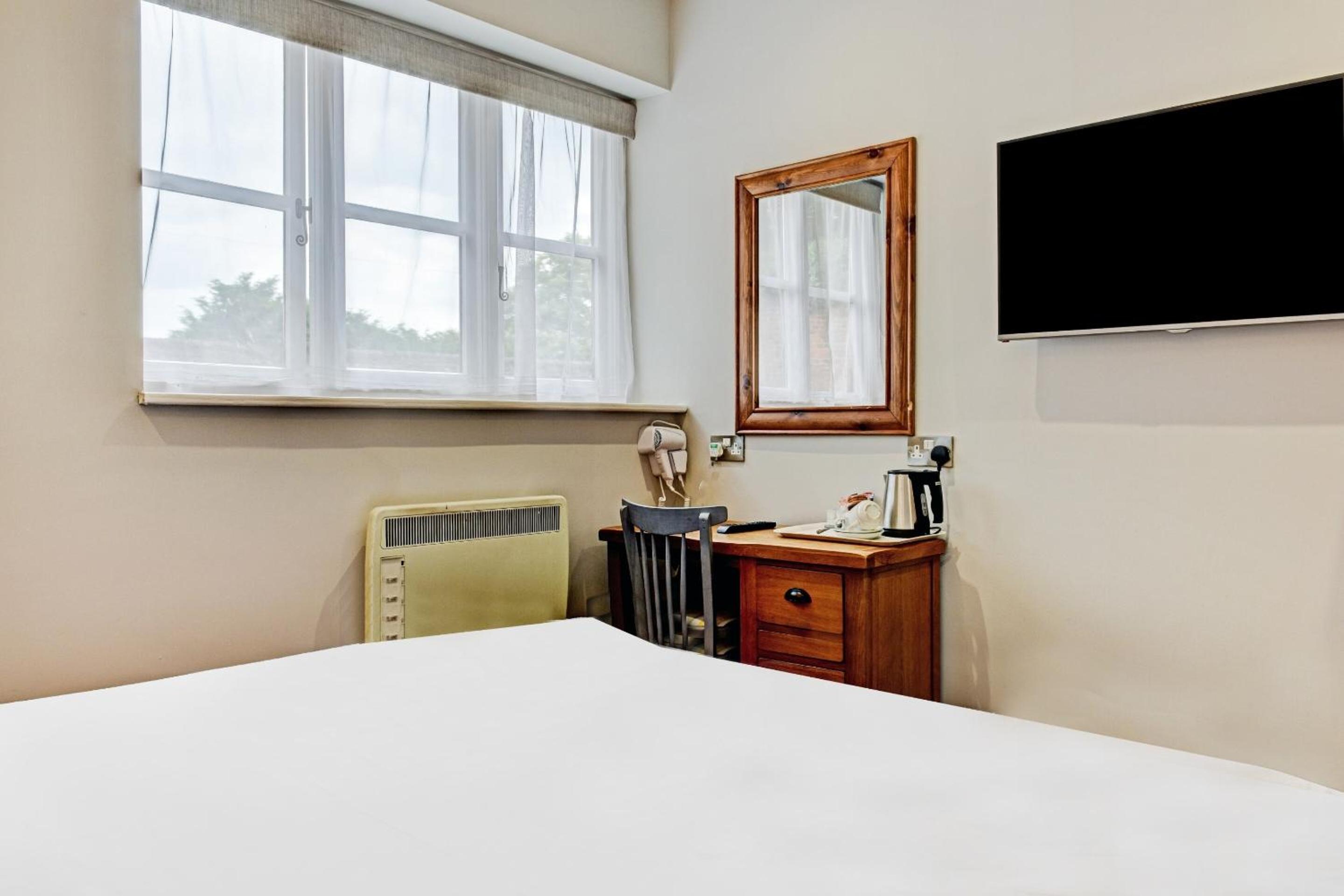 Standard Double Room - Photo 2