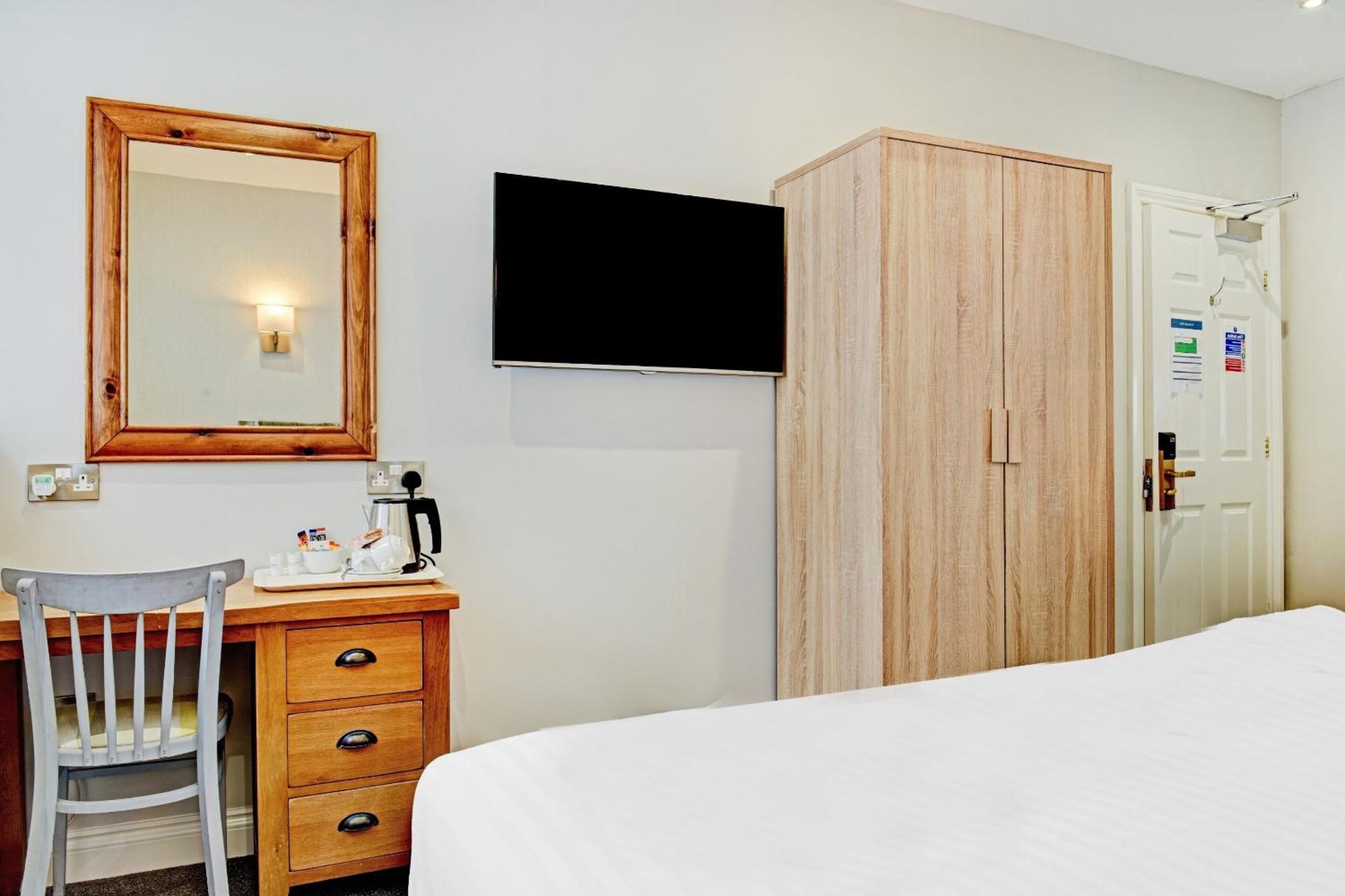 Standard Double Room - Photo 3