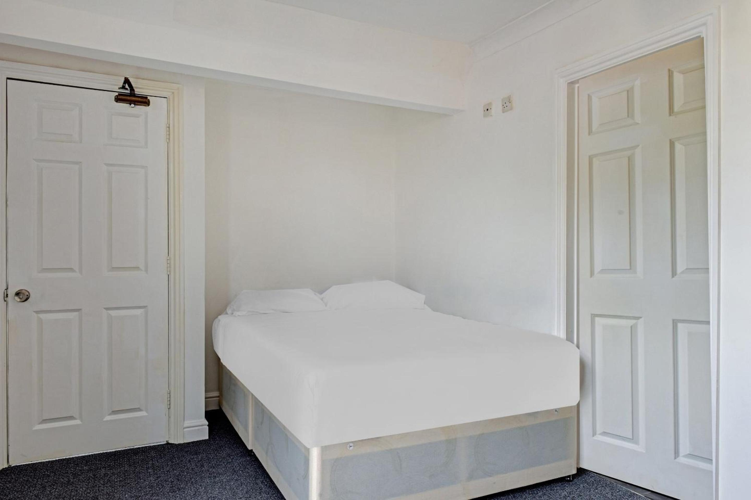 Standard Triple Room - Photo 1
