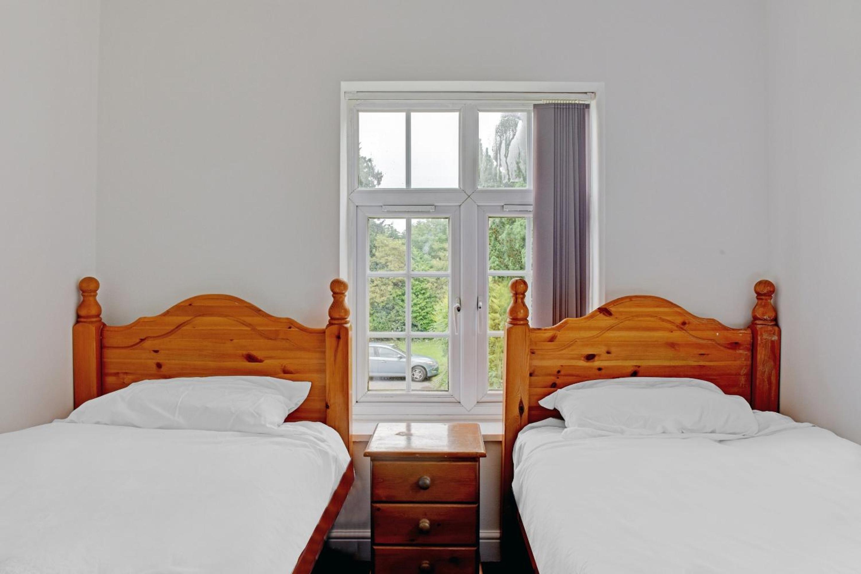 Standard Twin Room - Photo 5