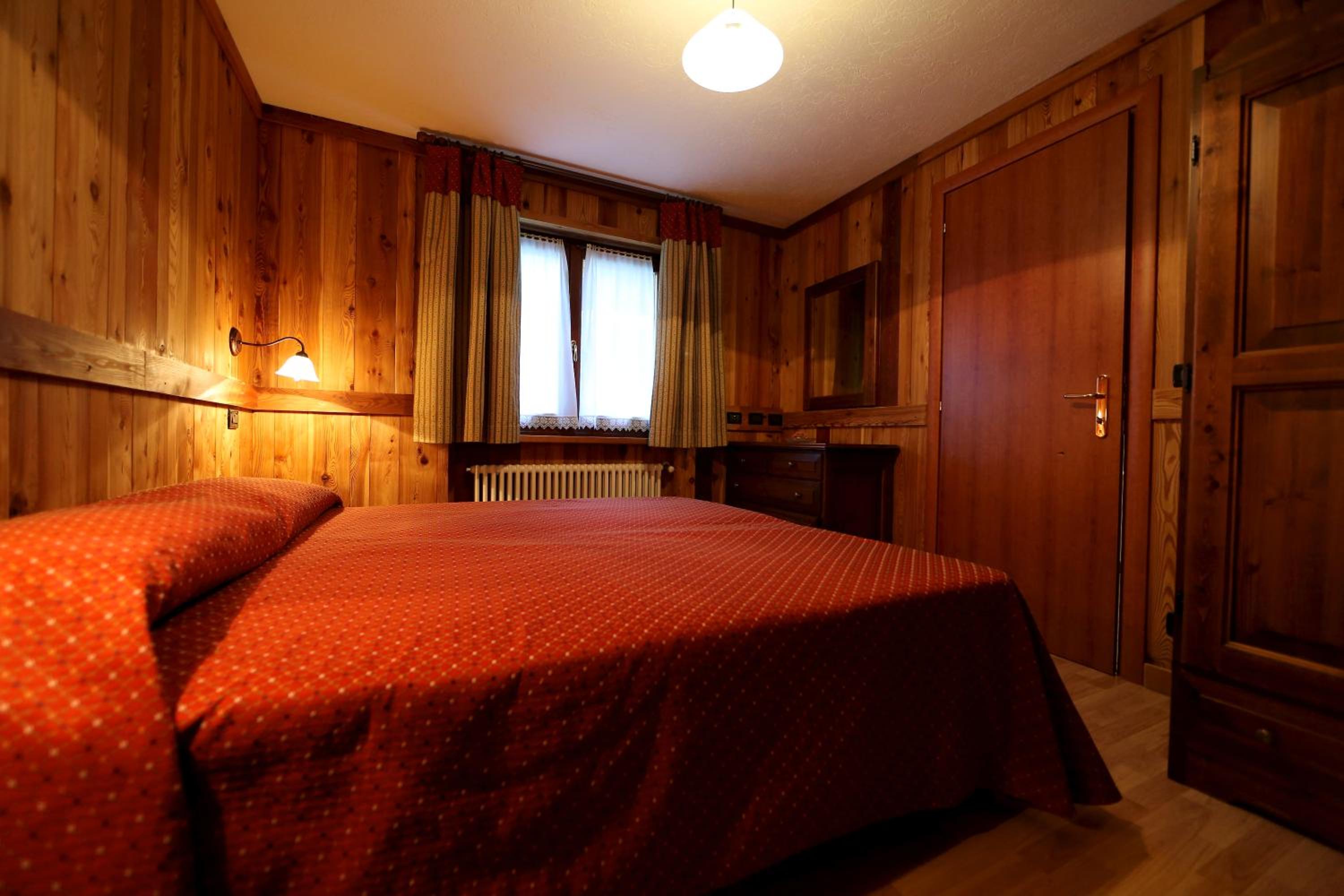 Two-Bedroom Apartment with Terrace (5 Adults) photo 1