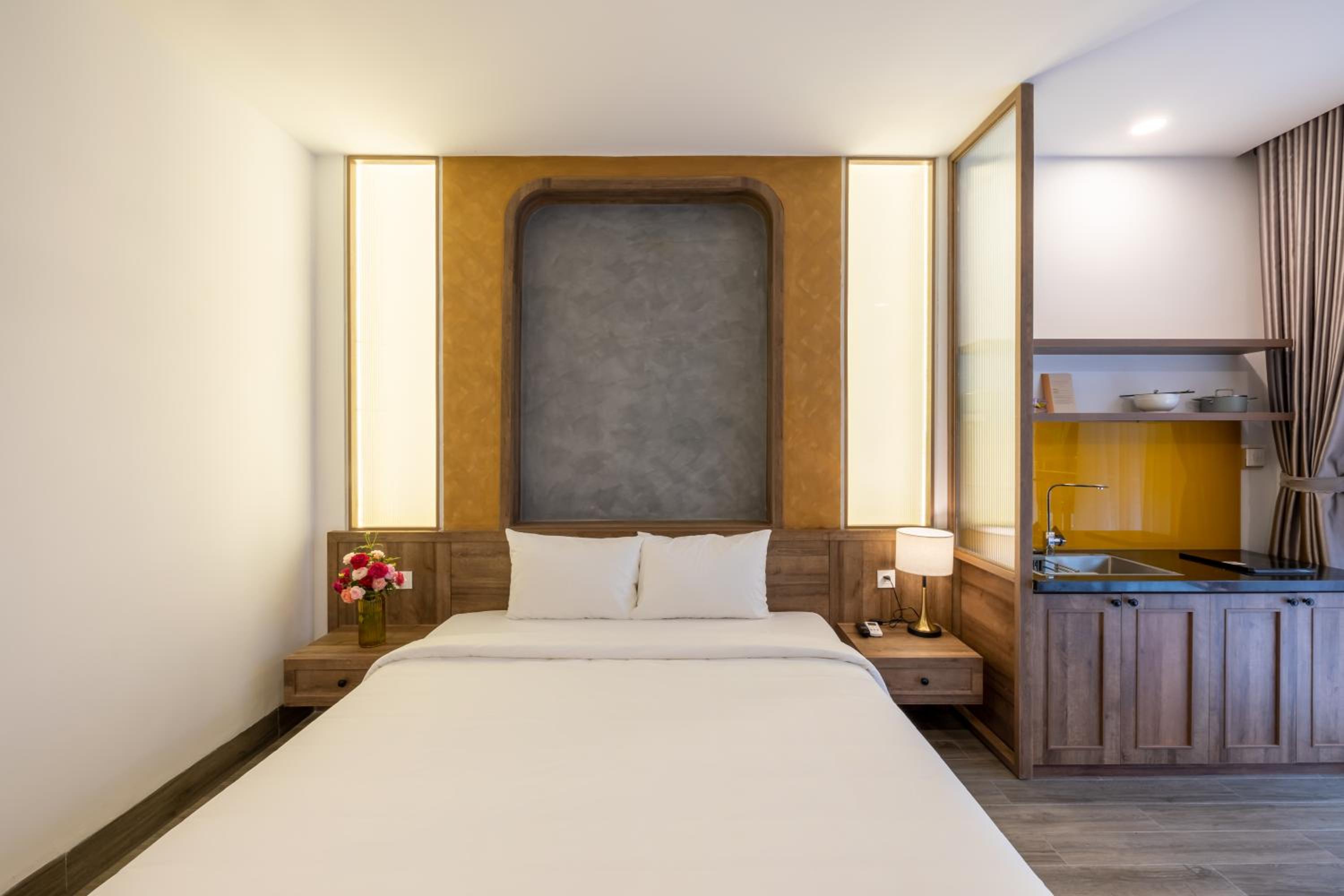 Queen Room with Pool View