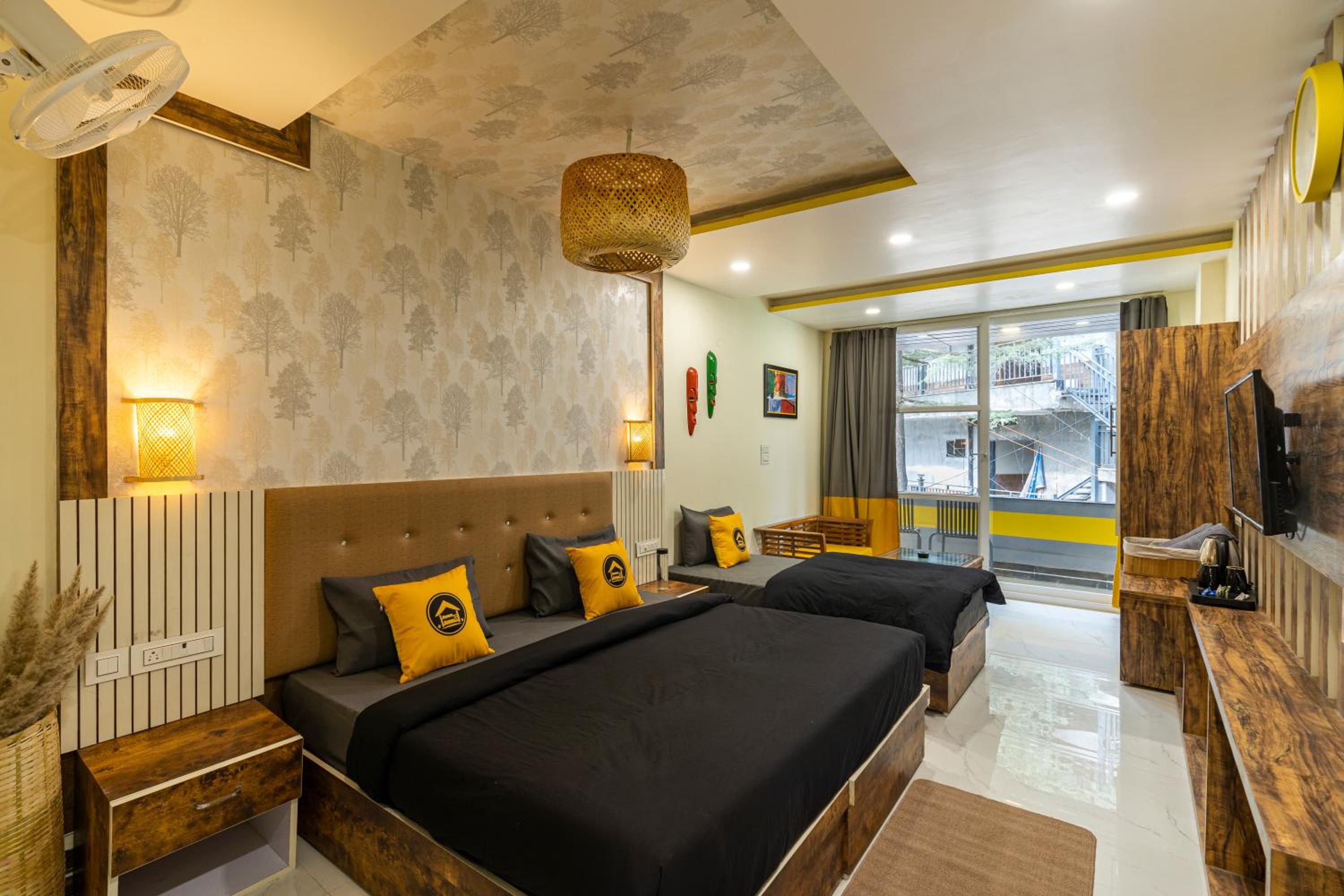 Superior Triple Room with Balcony photo 1