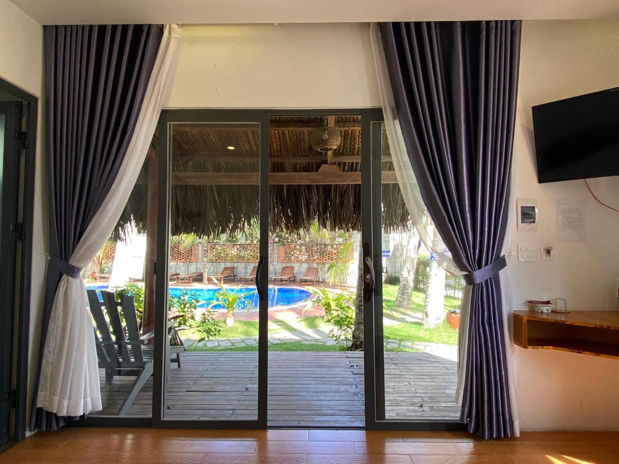 Bungalow With Garden View - Photo 29