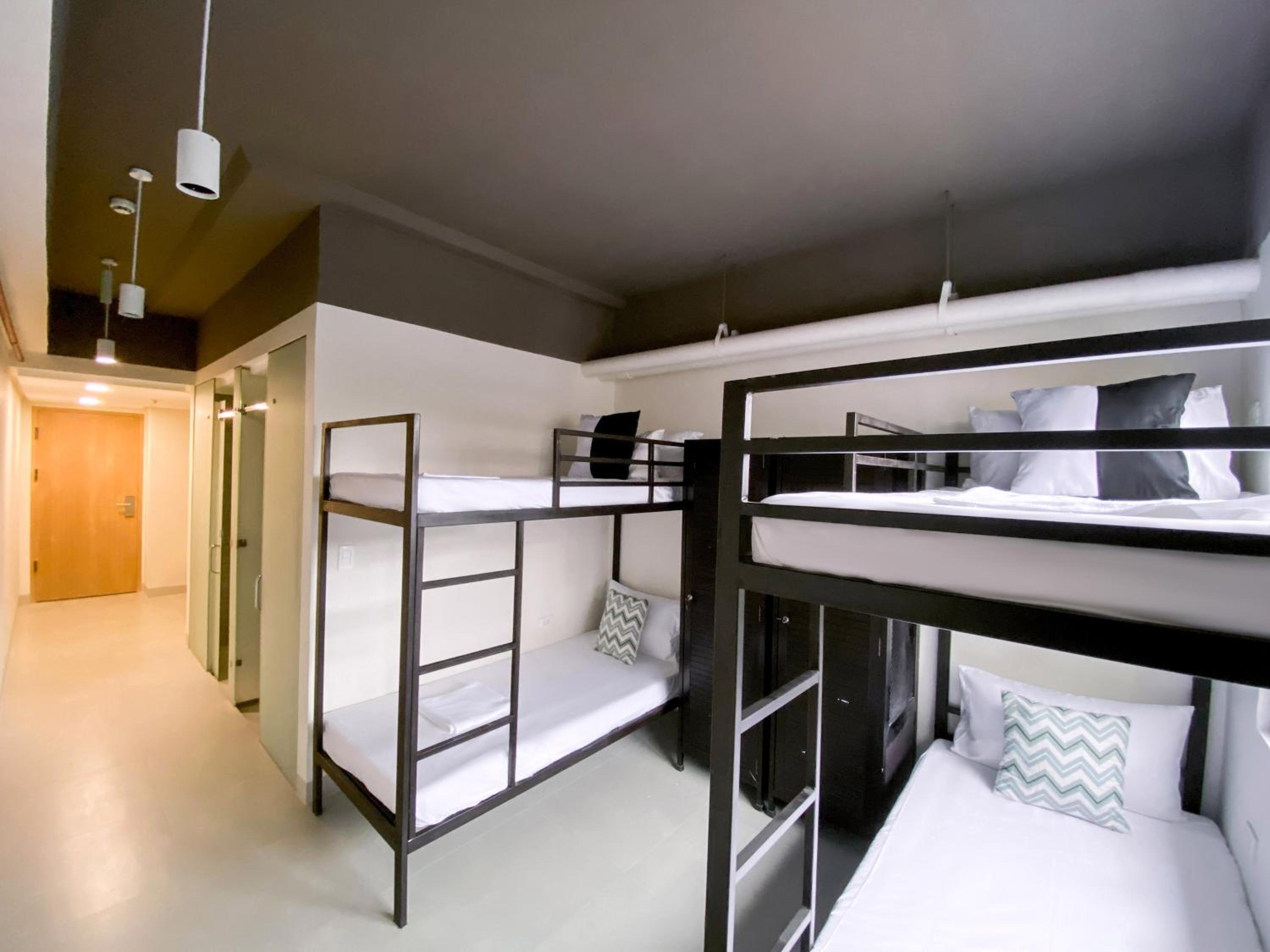 Quadruple Room - Photo 1