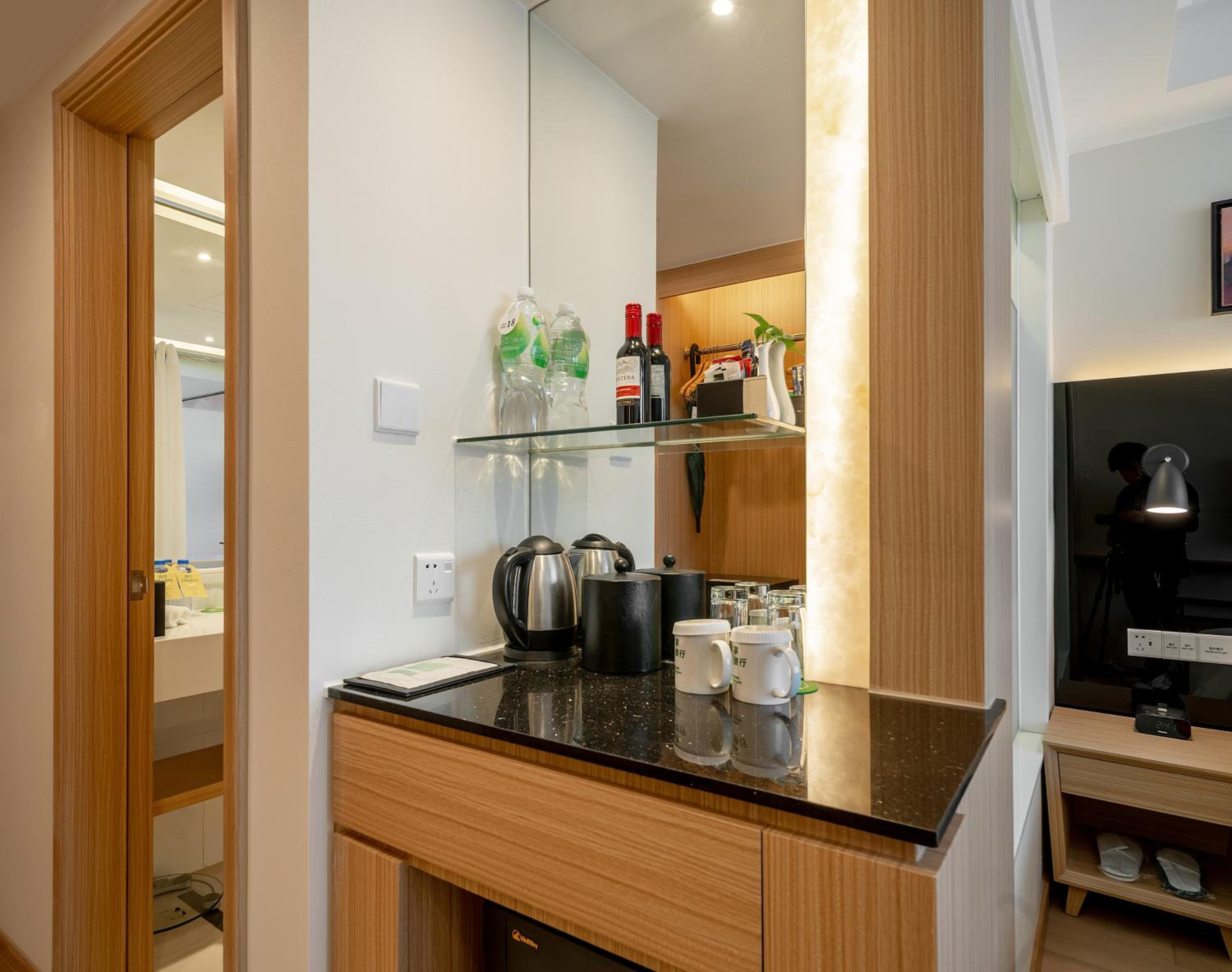 Standard Room thumbnail 5