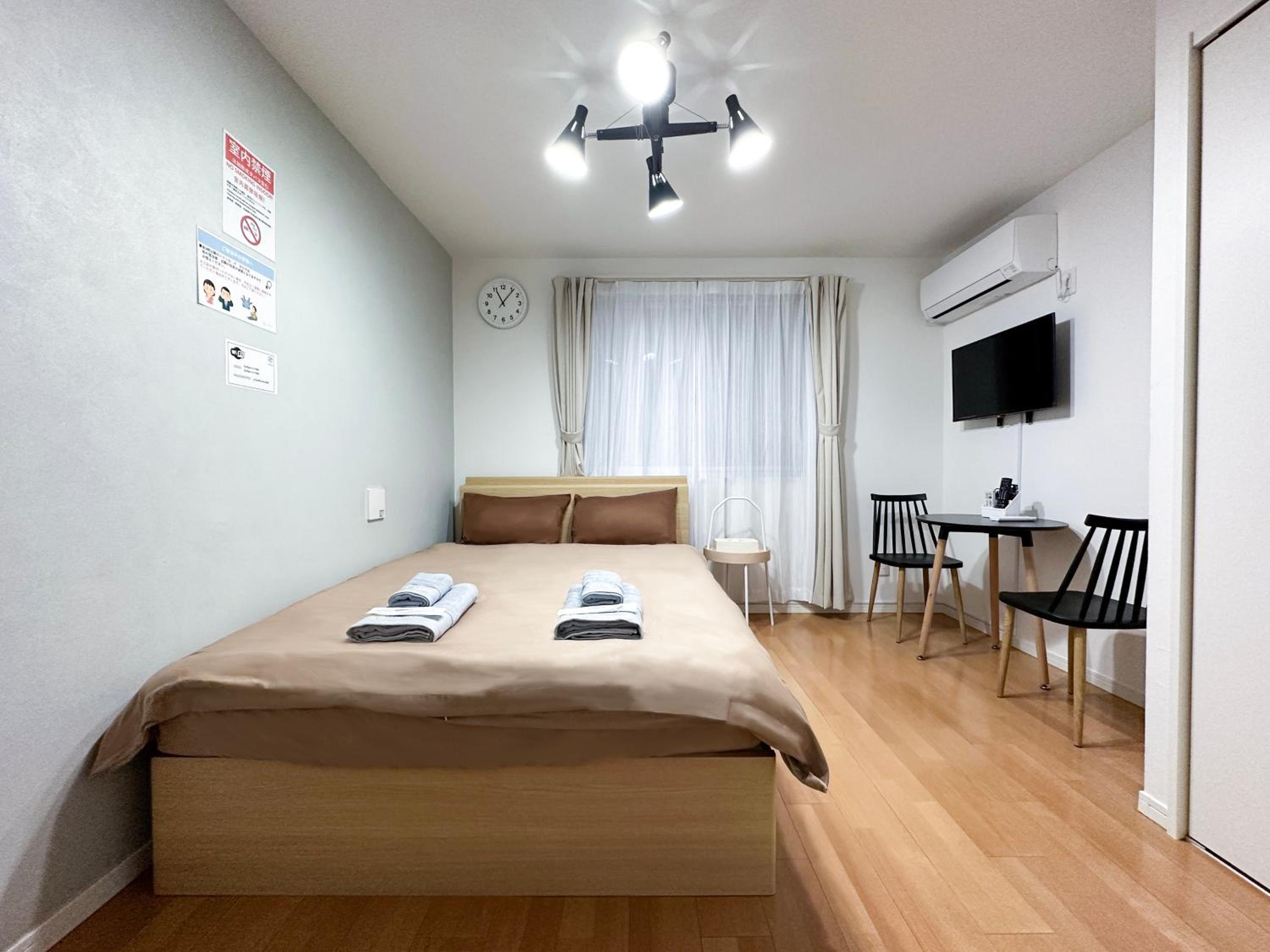 One-Bedroom Apartment photo 1