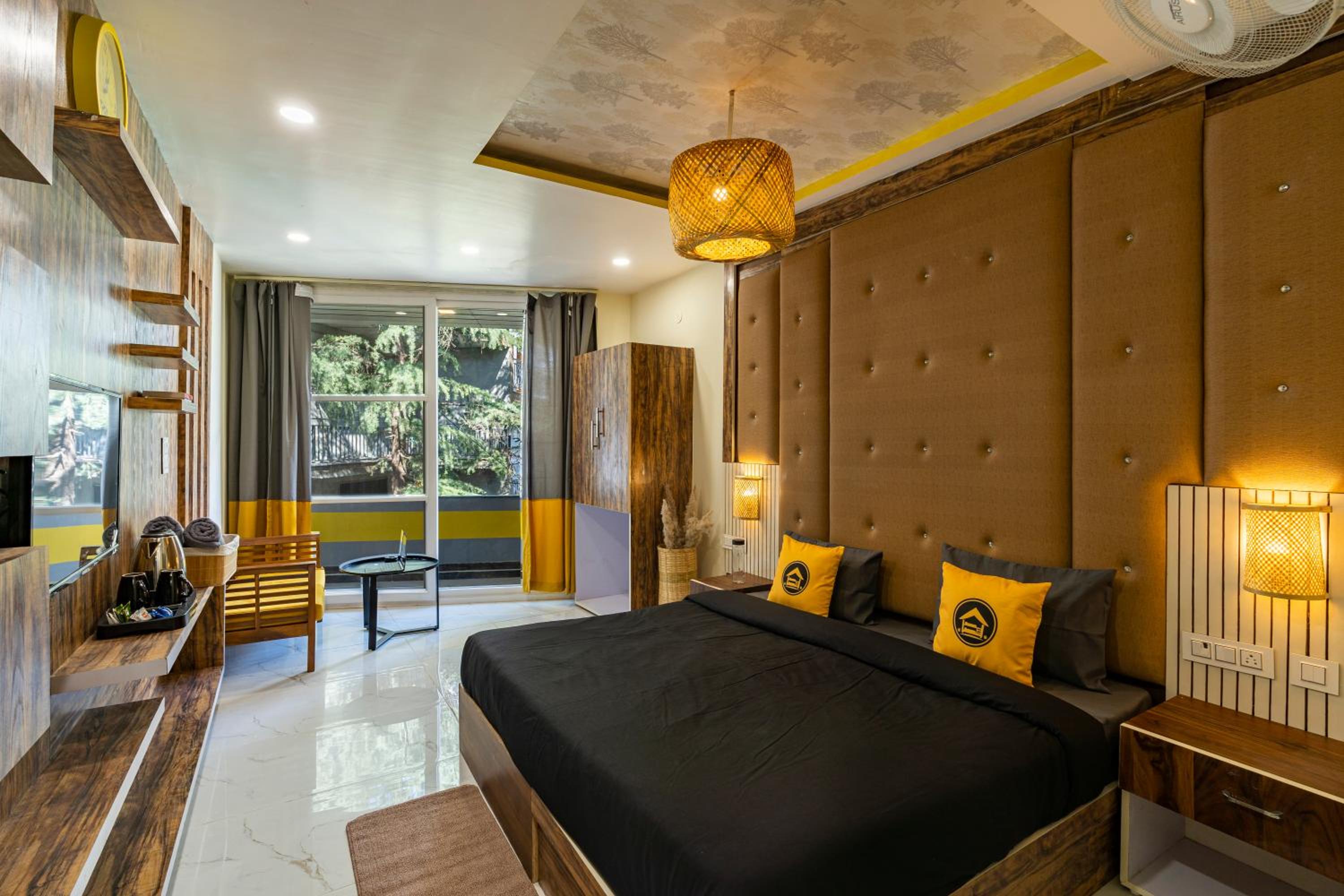 Deluxe Double Room with Balcony photo 1