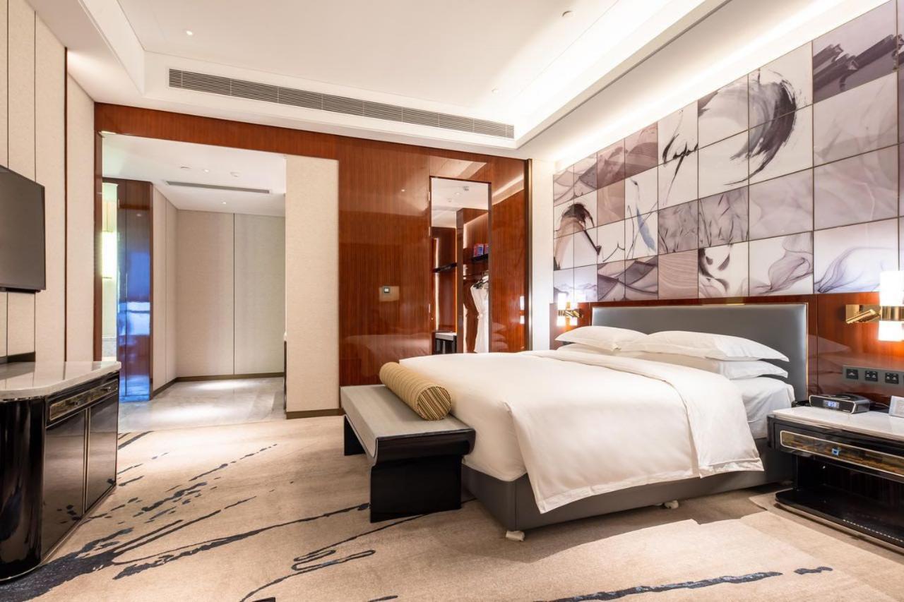 Executive King Room - Non-Smoking photo 1
