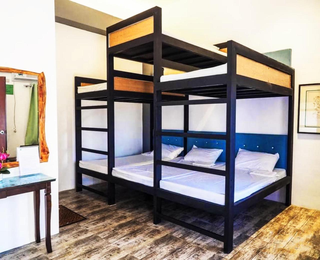 Quadruple Room - Photo 1