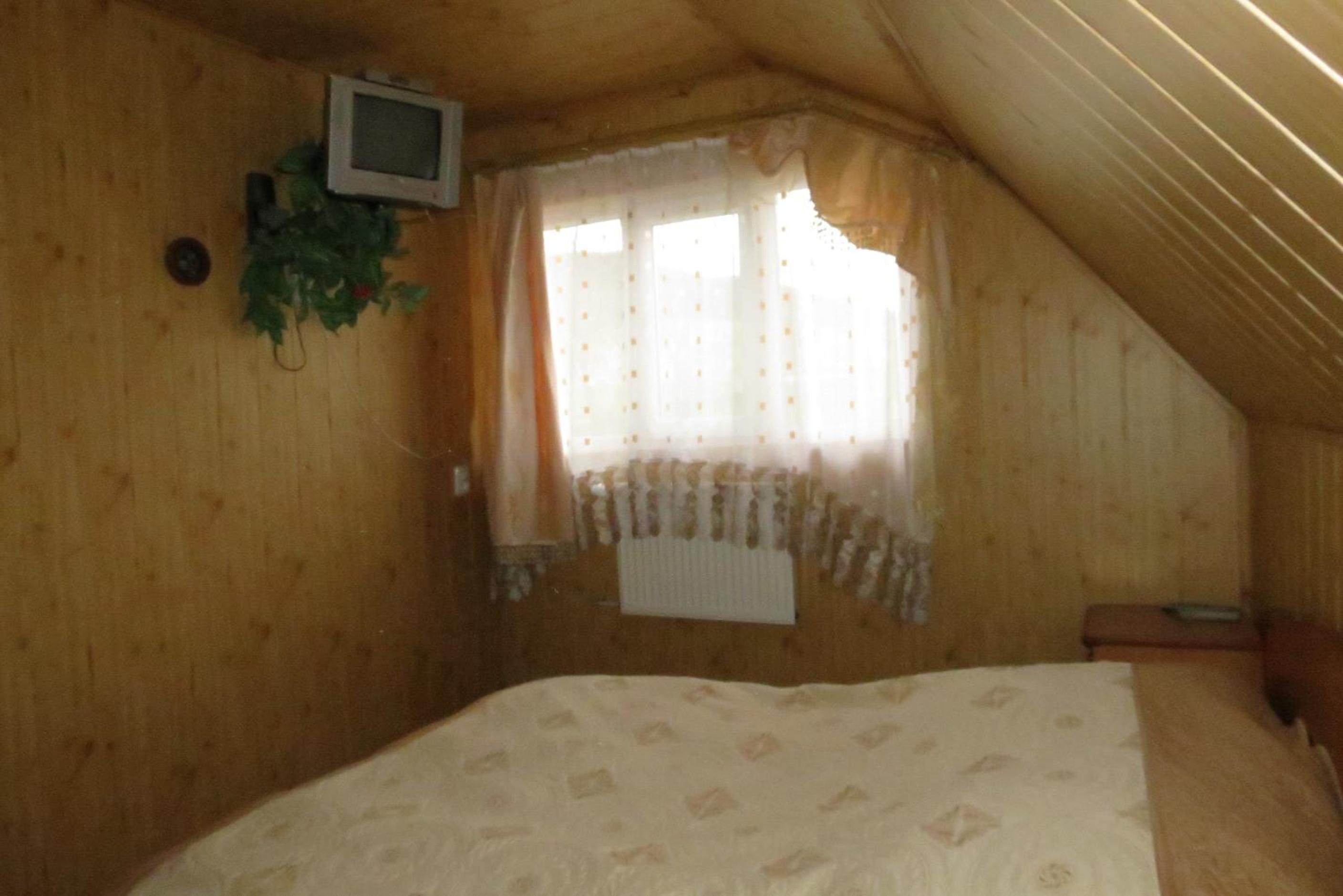 Standard Double Room with Shared Bathroom photo 2