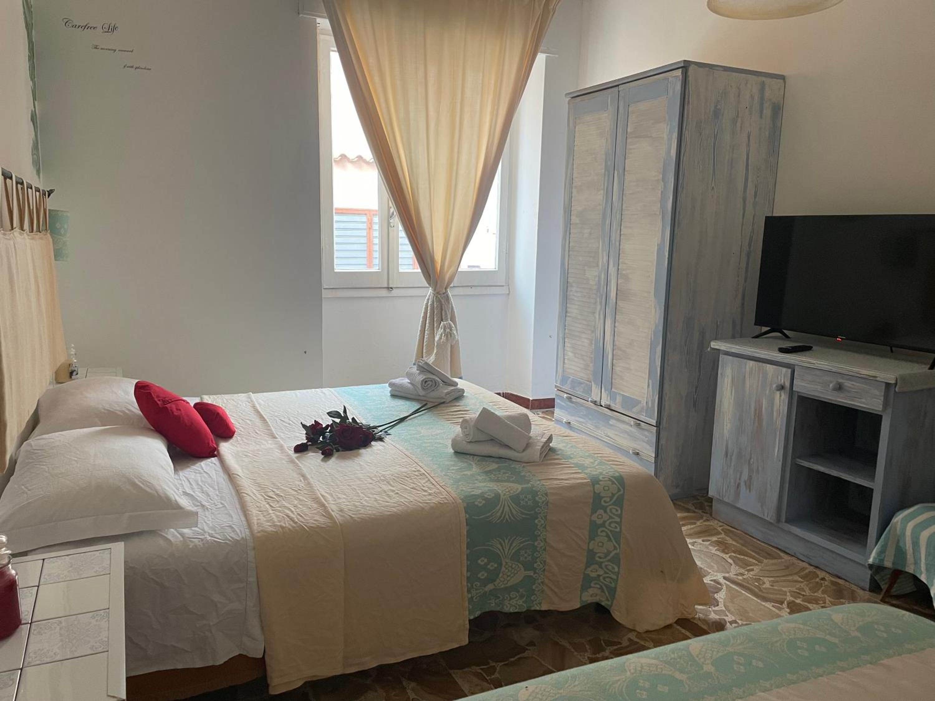 Deluxe Suite - Photo 5