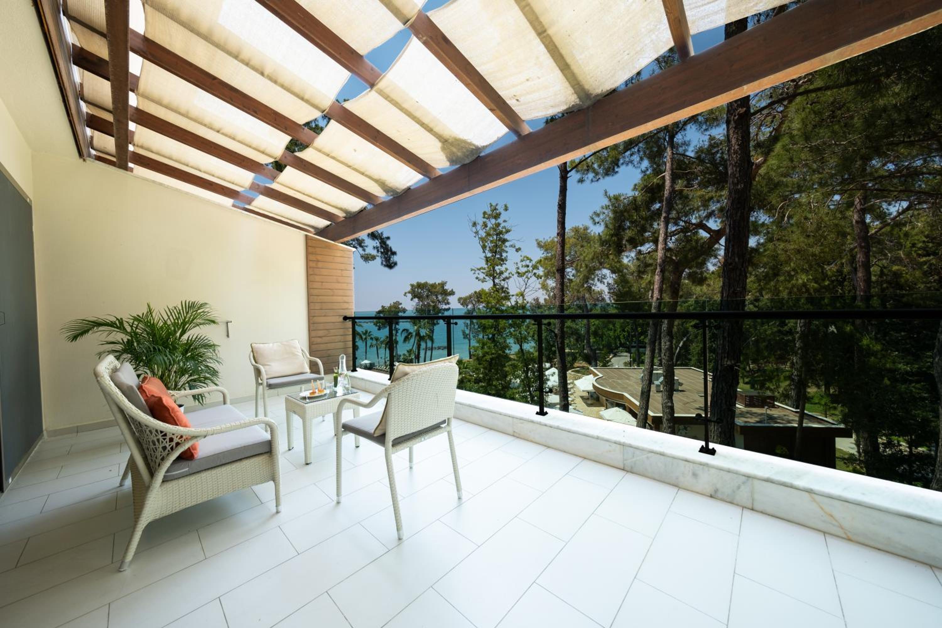 Quadruple Room with Sea View - Photo 2