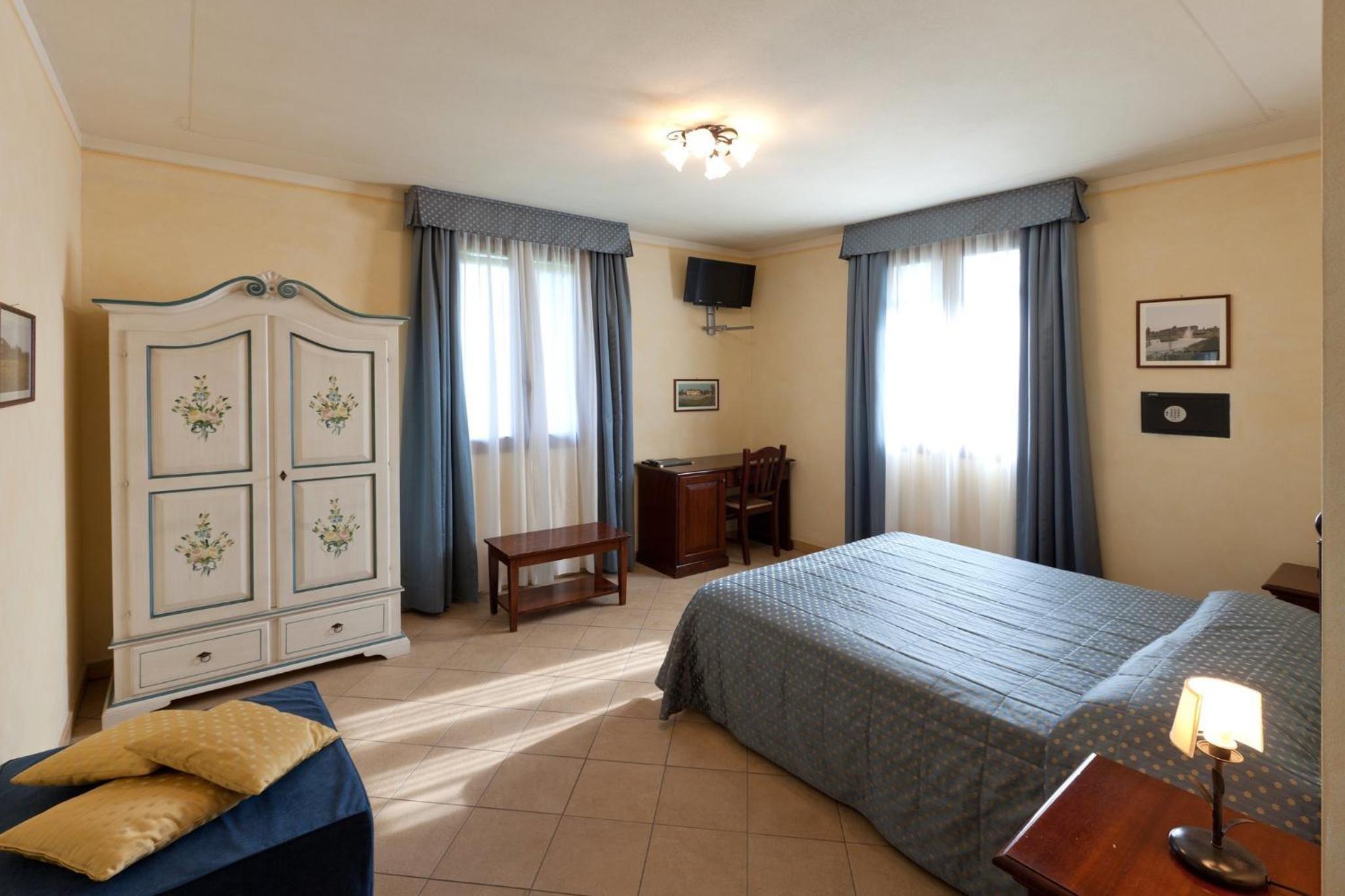 Large Double Room