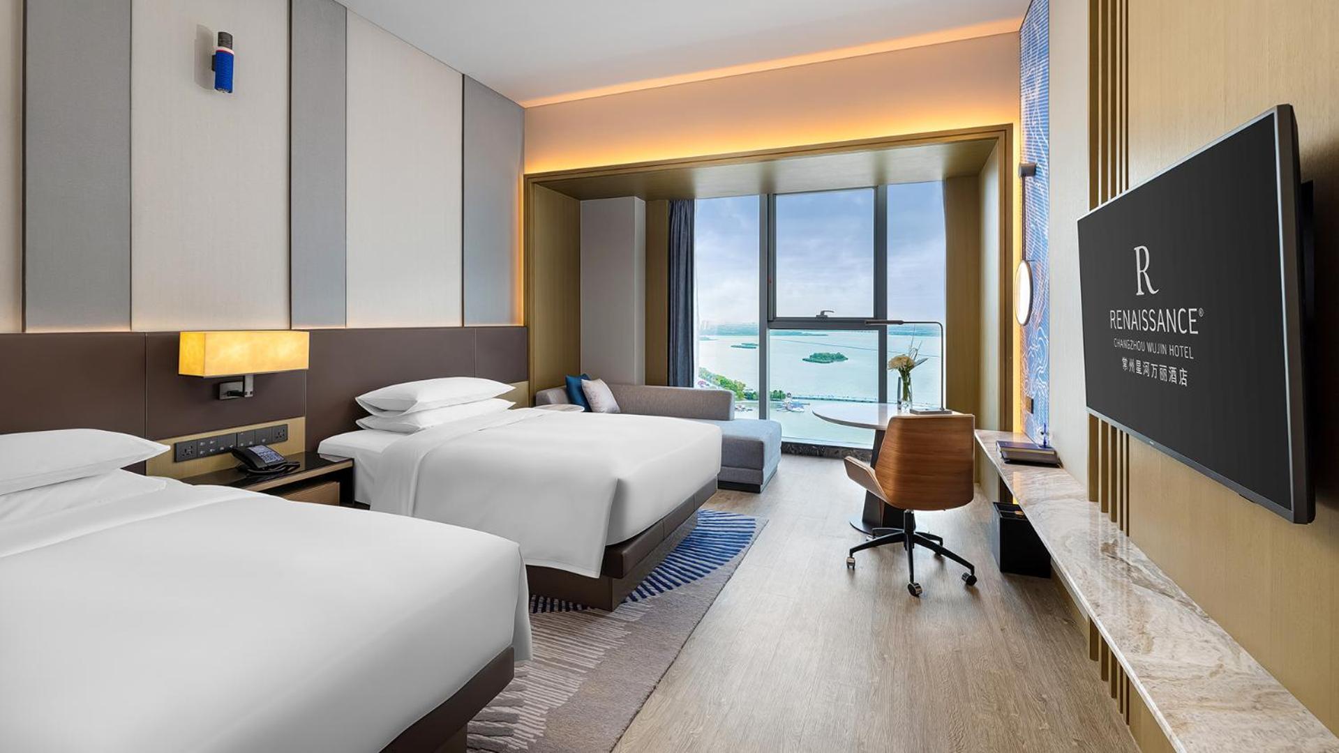 Executive Double Room with Two Double Beds - Club Lounge Access - Photo 3