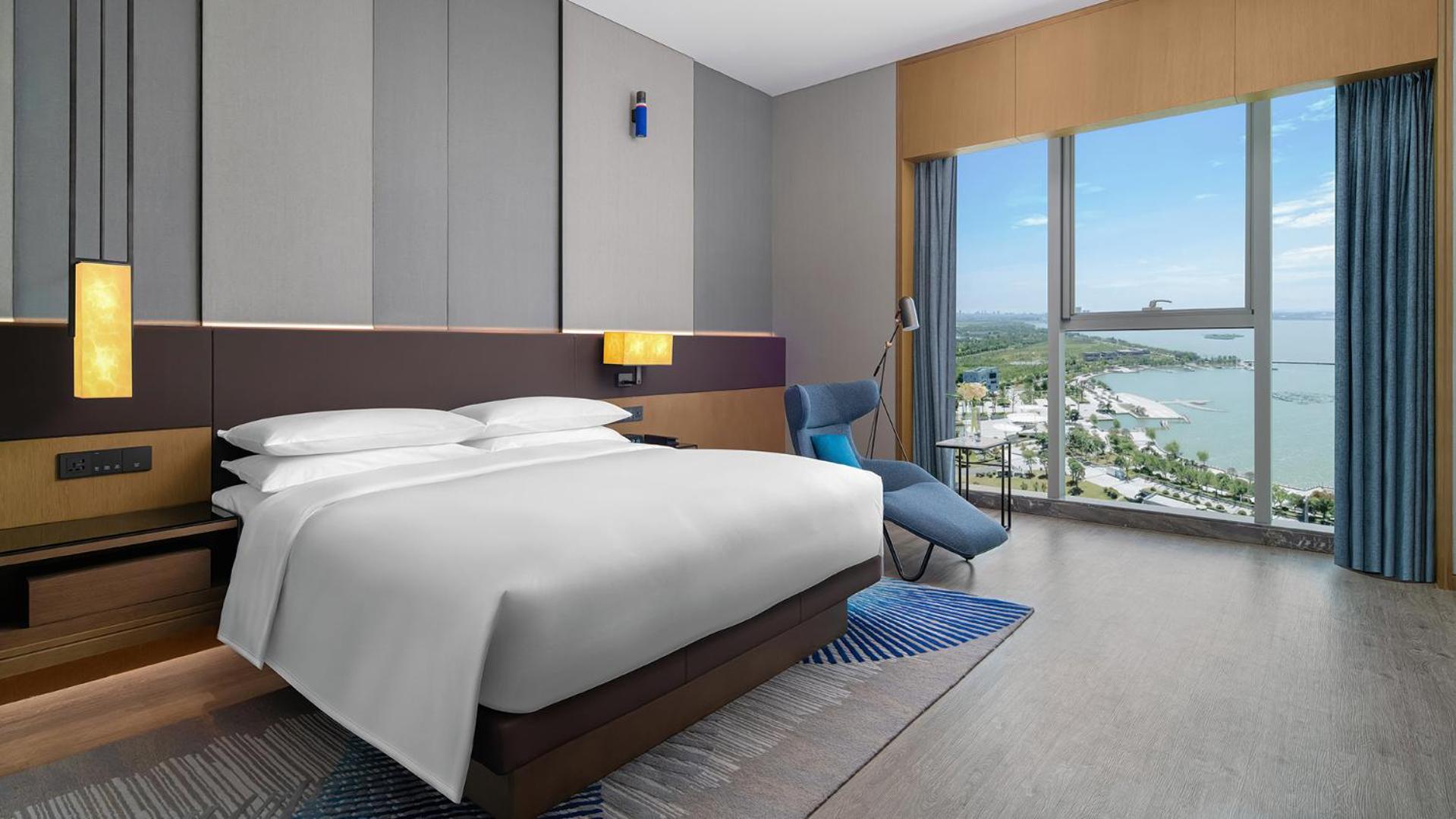 Premier King Room - Club Lounge Access - Photo 2