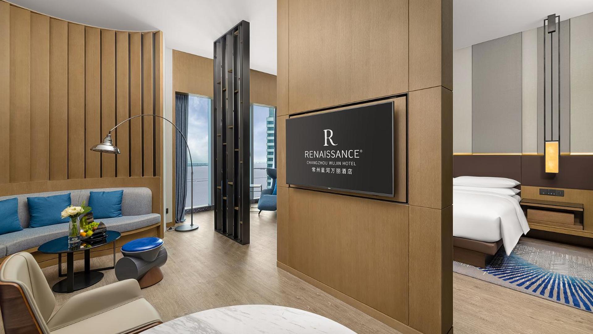 Premier King Room - Club Lounge Access - Photo 4