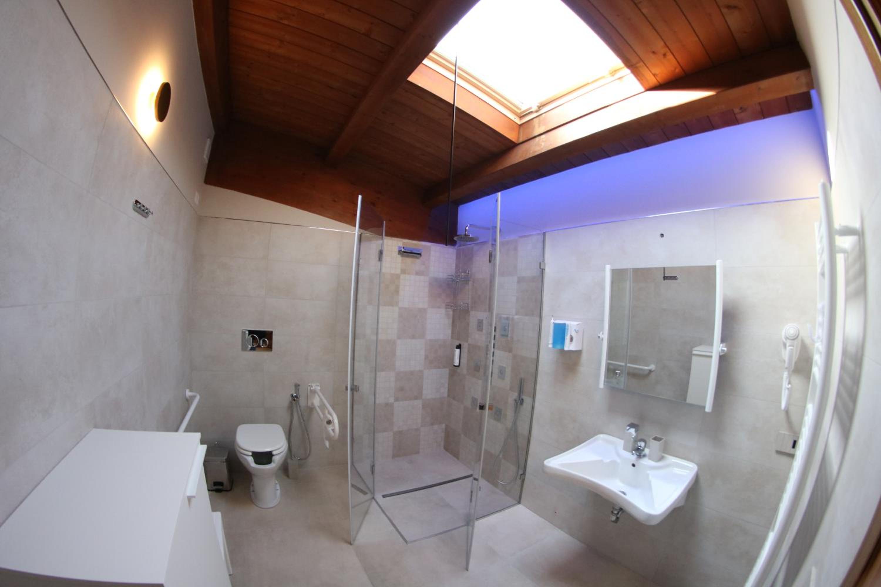 Double or Twin Room photo 3