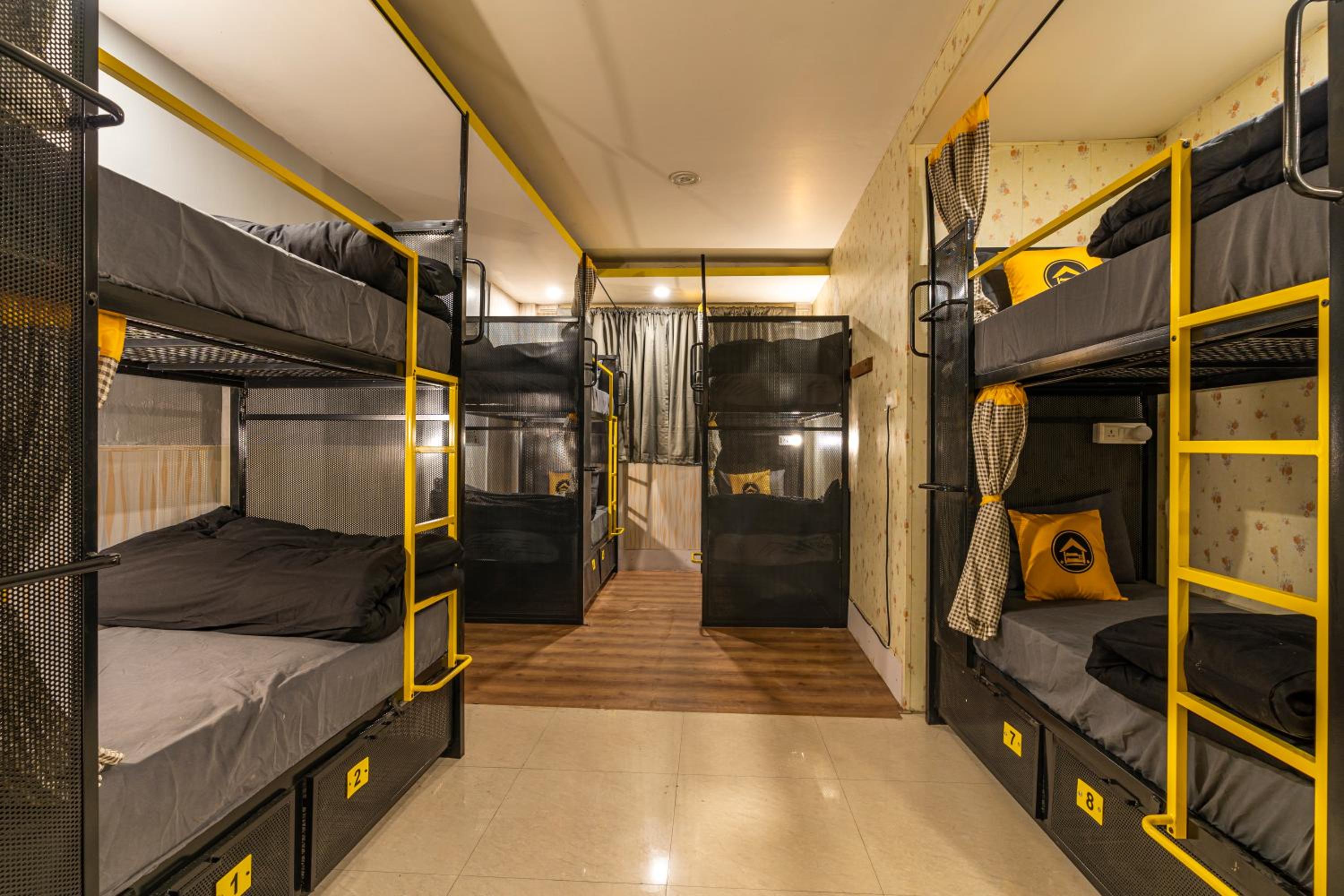 Bed In 8-Bed Mixed Dormitory Room photo 1
