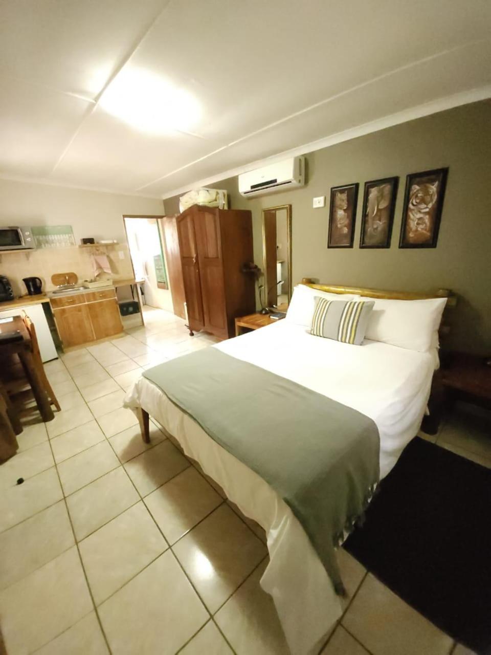 Double Room with Kitchenette - Photo 1