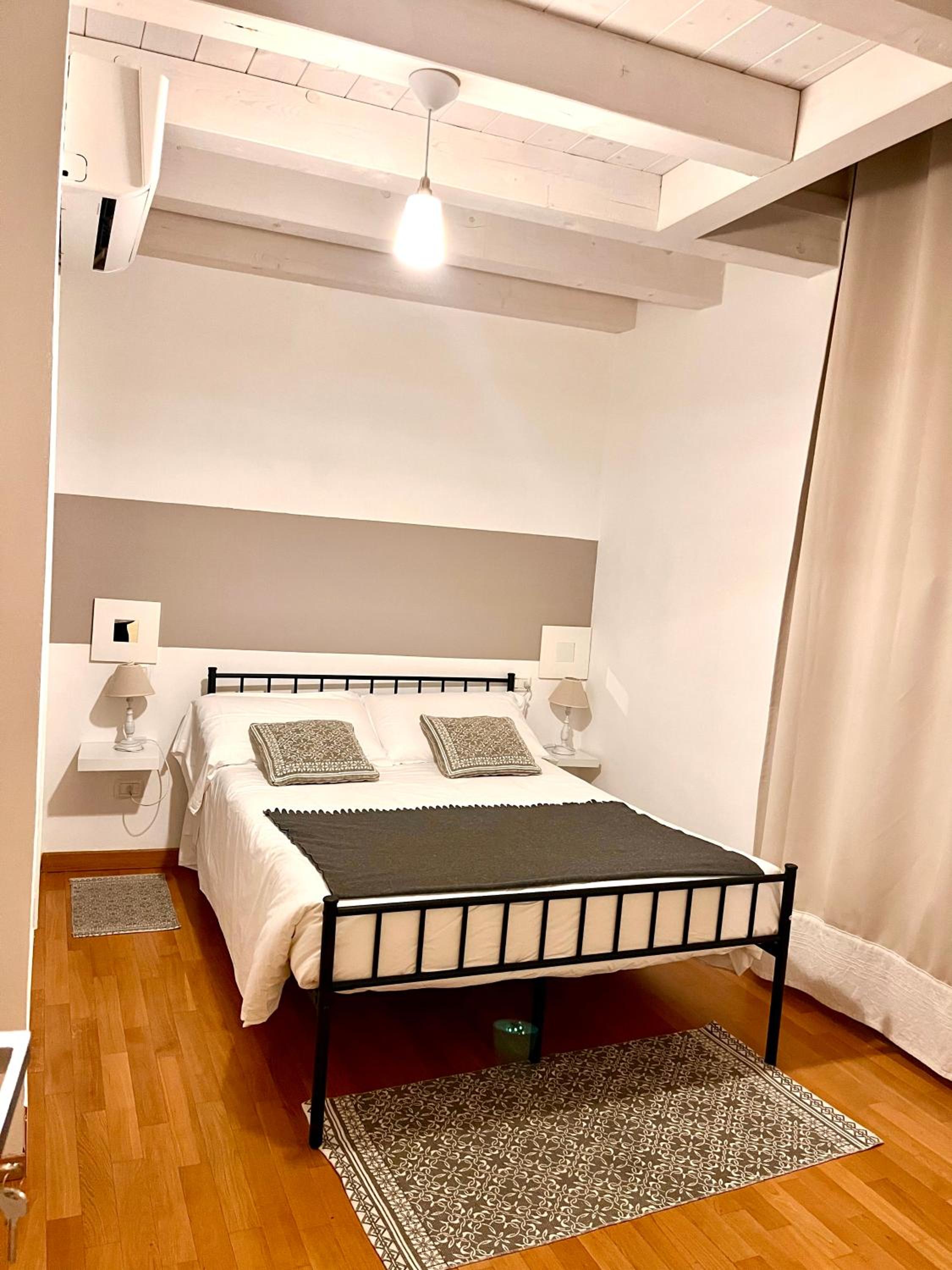 Double Room - Photo 2