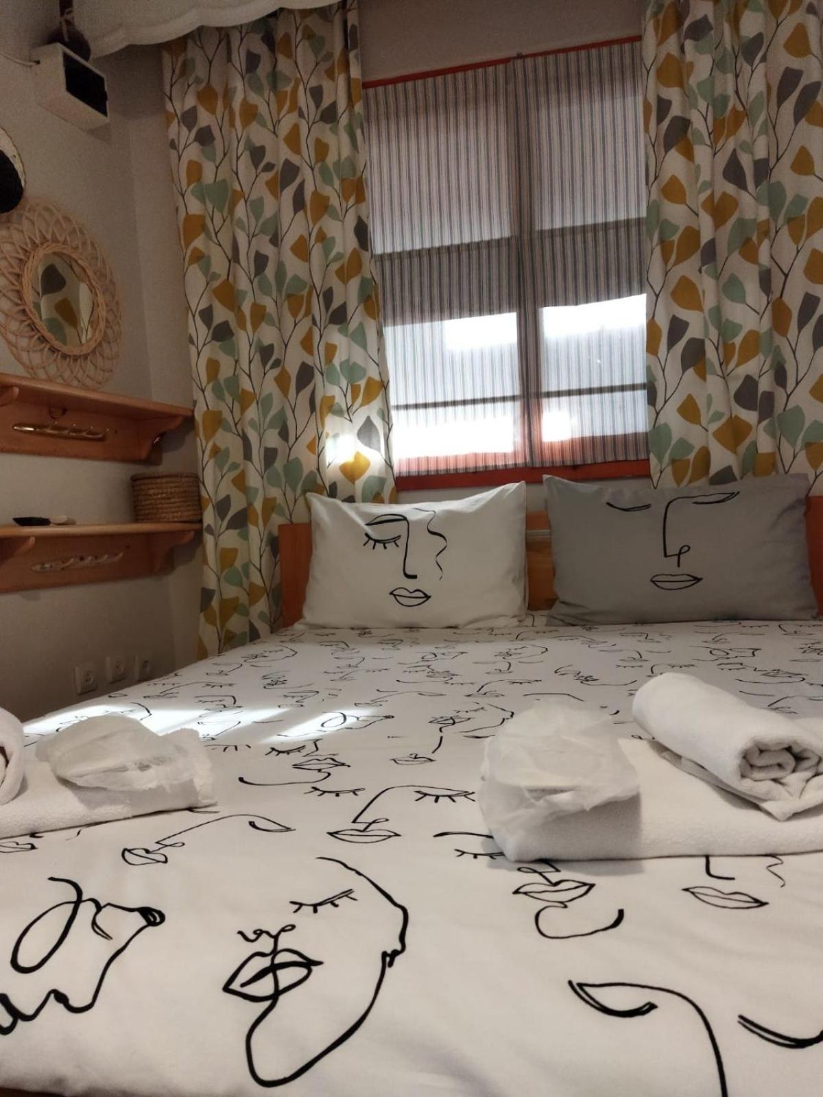 Double or Twin Room with Shared Bathroom photo 2