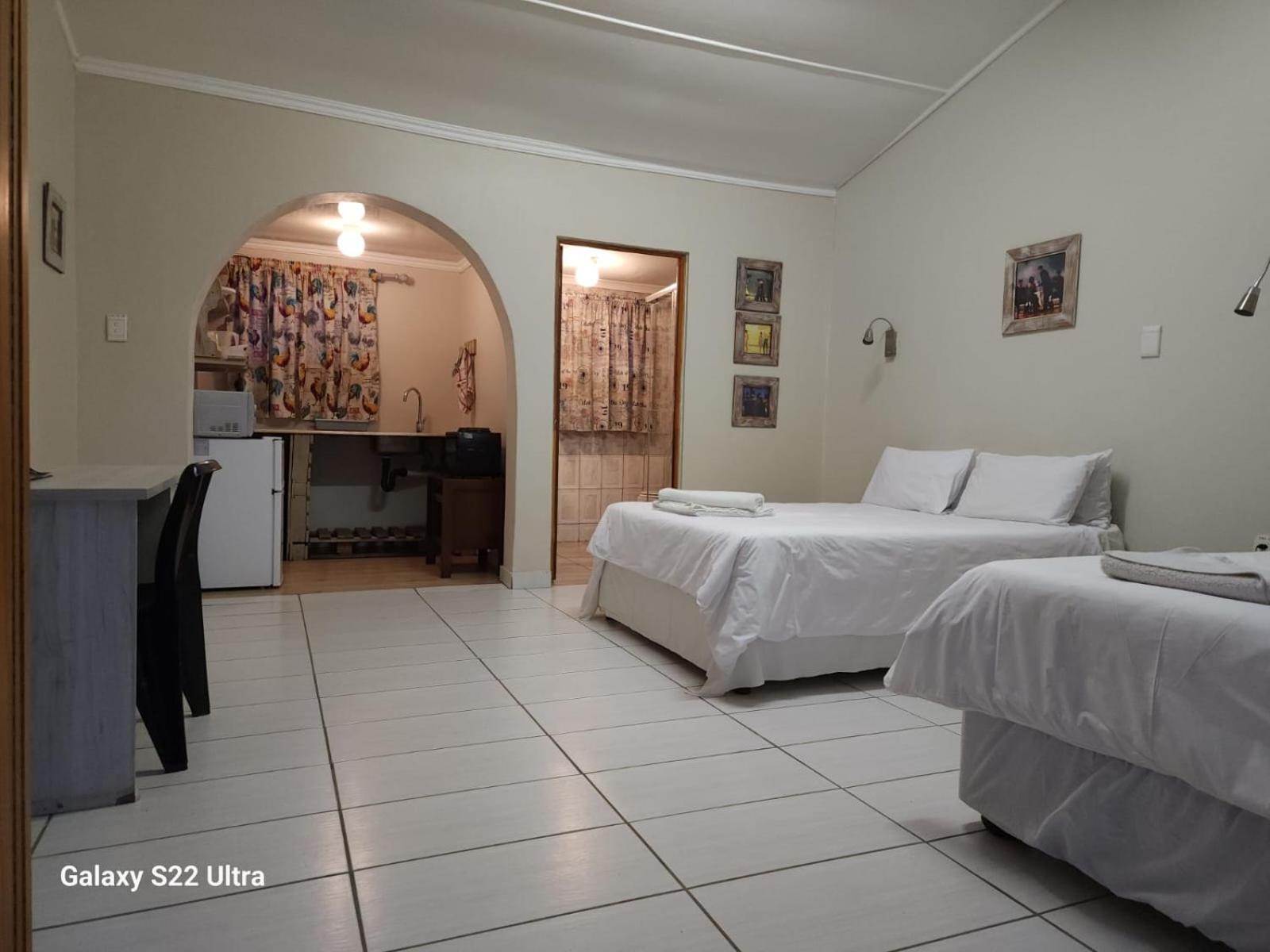 Triple Room with Kitchenette - Photo 8