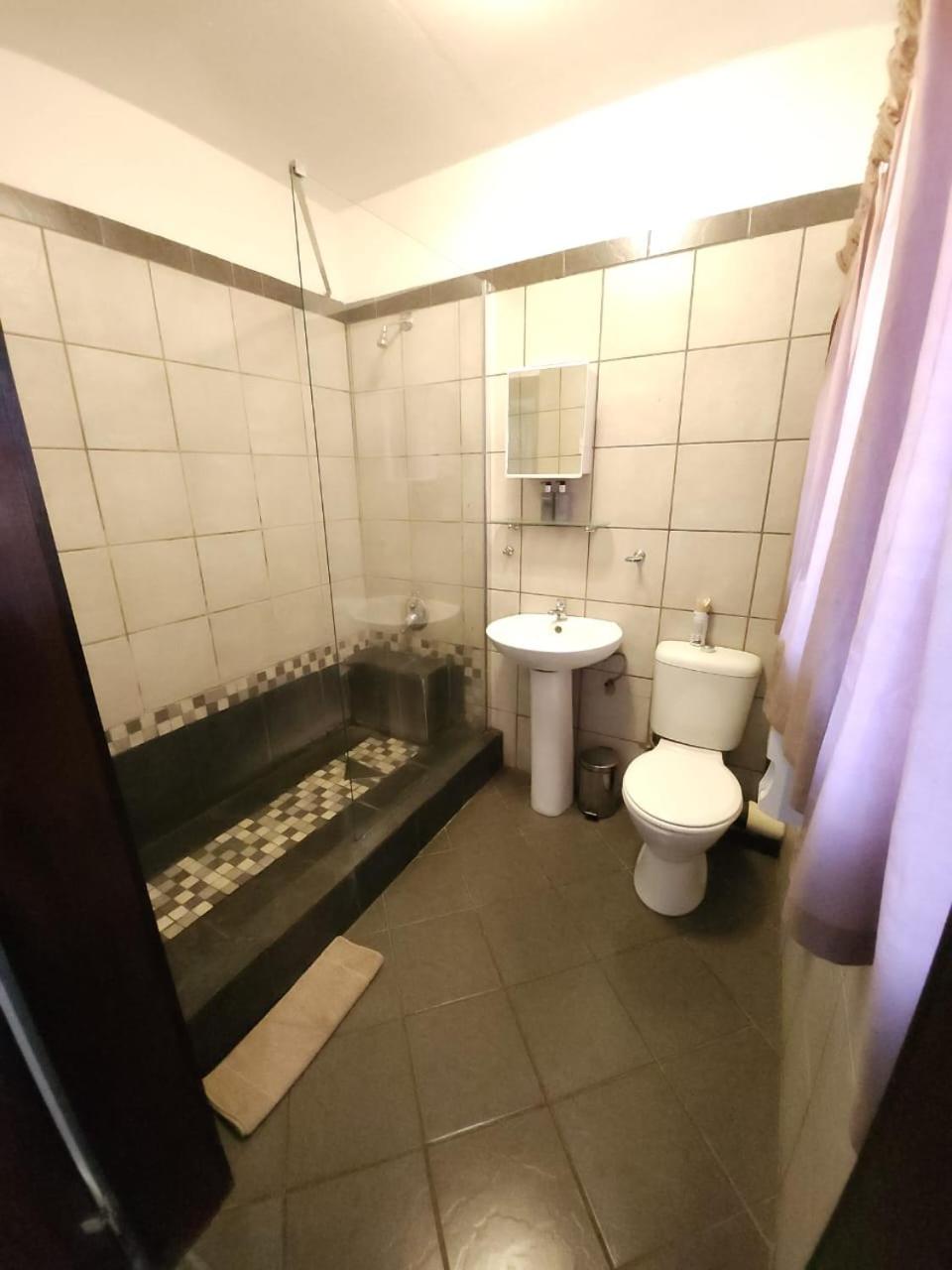 Quadruple Room with Kitchenette - Photo 4