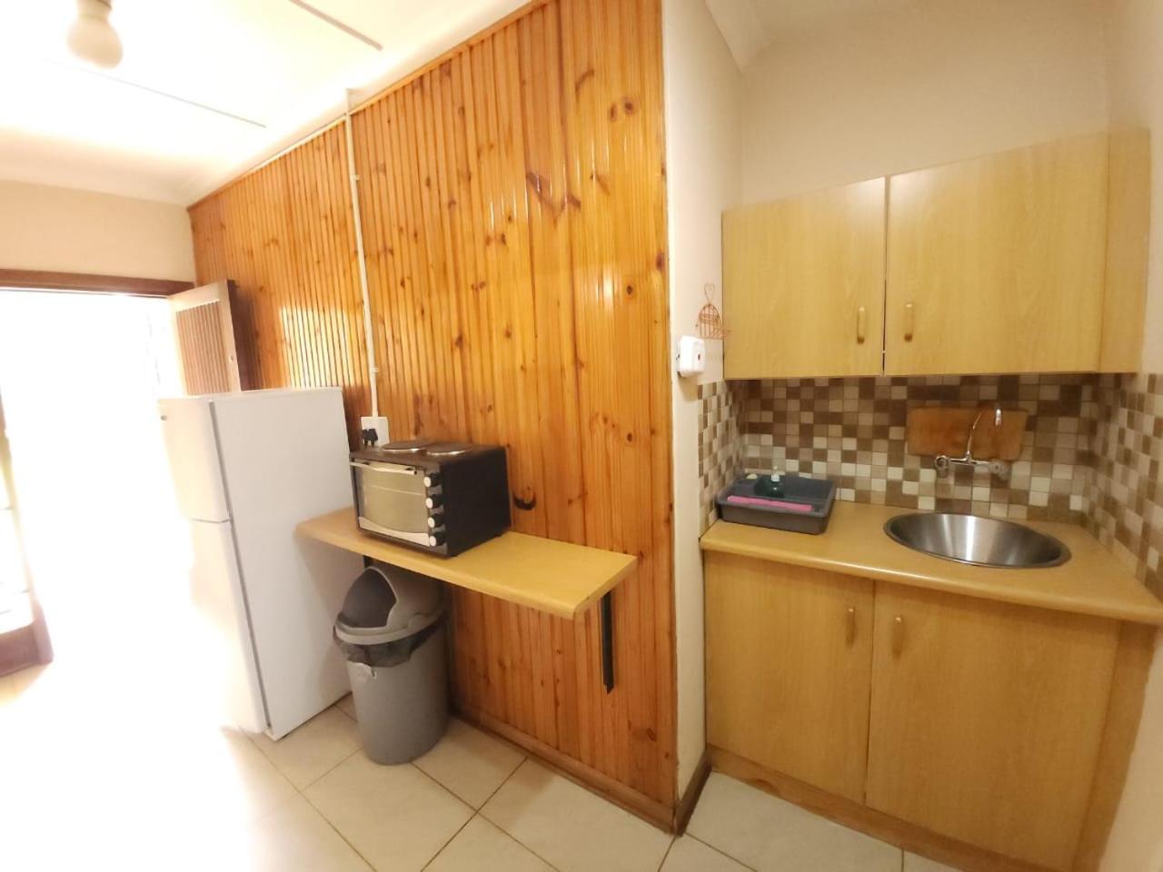 Quadruple Room with Kitchenette - Photo 12