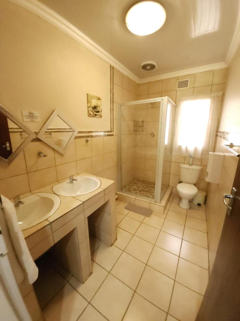 Quadruple Room with Kitchenette - Photo 10