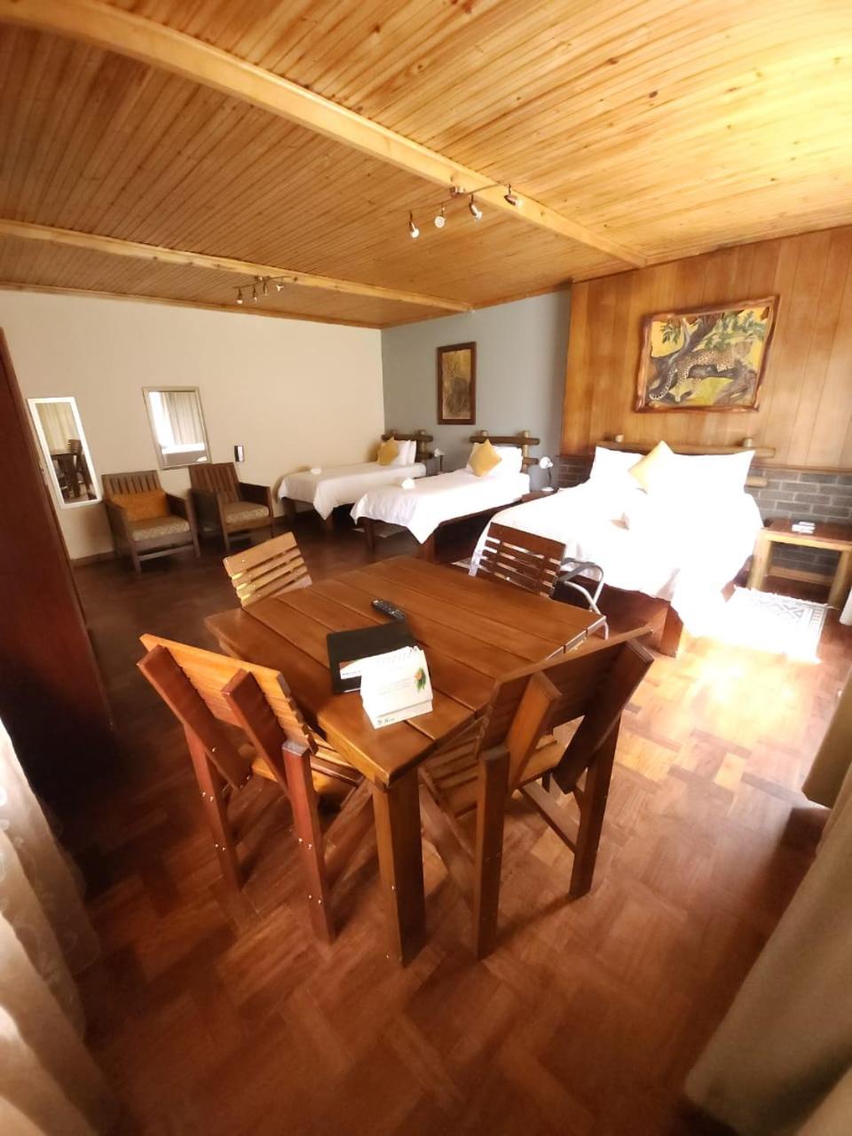 Quadruple Room with Kitchenette - Photo 8