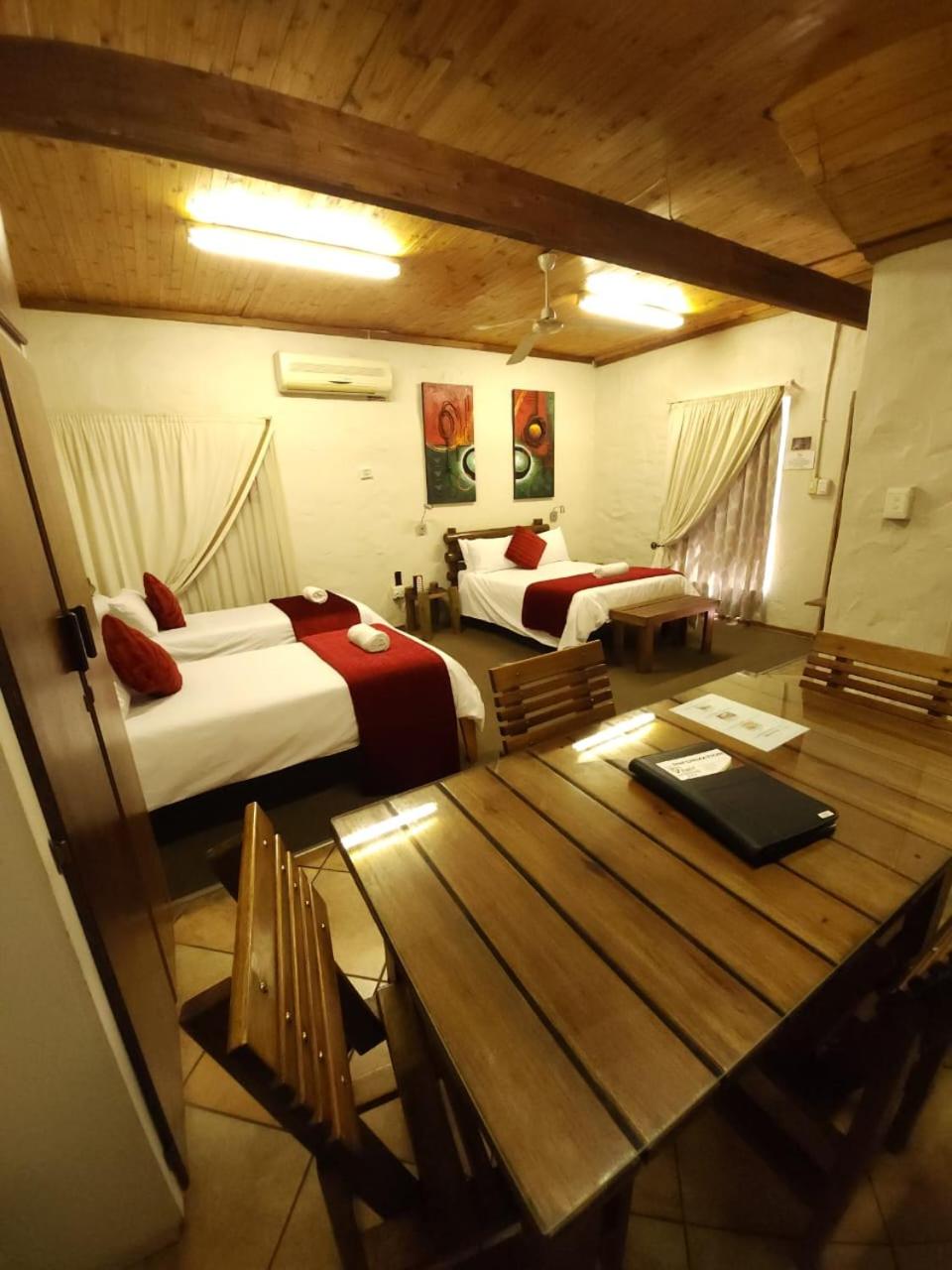 Quadruple Room with Kitchenette - Photo 16