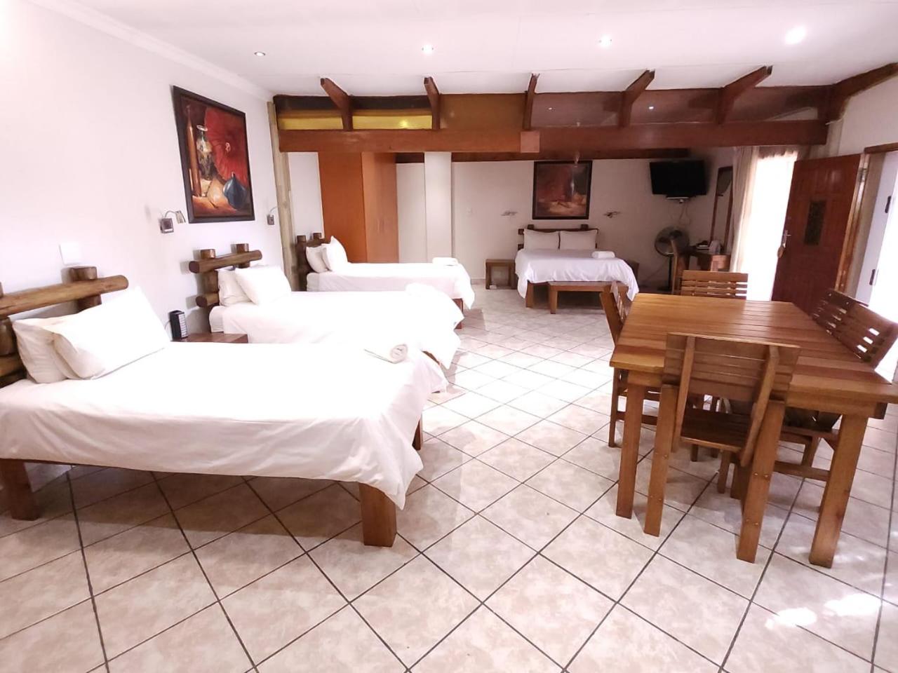 Family Unit with Kitchenette - Photo 8