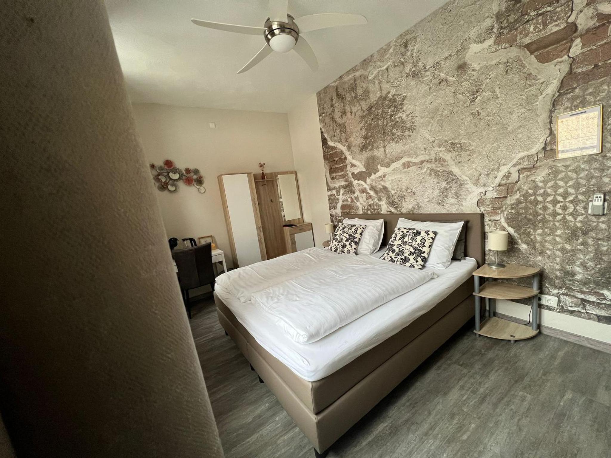 Deluxe Double Room with Shower photo 1