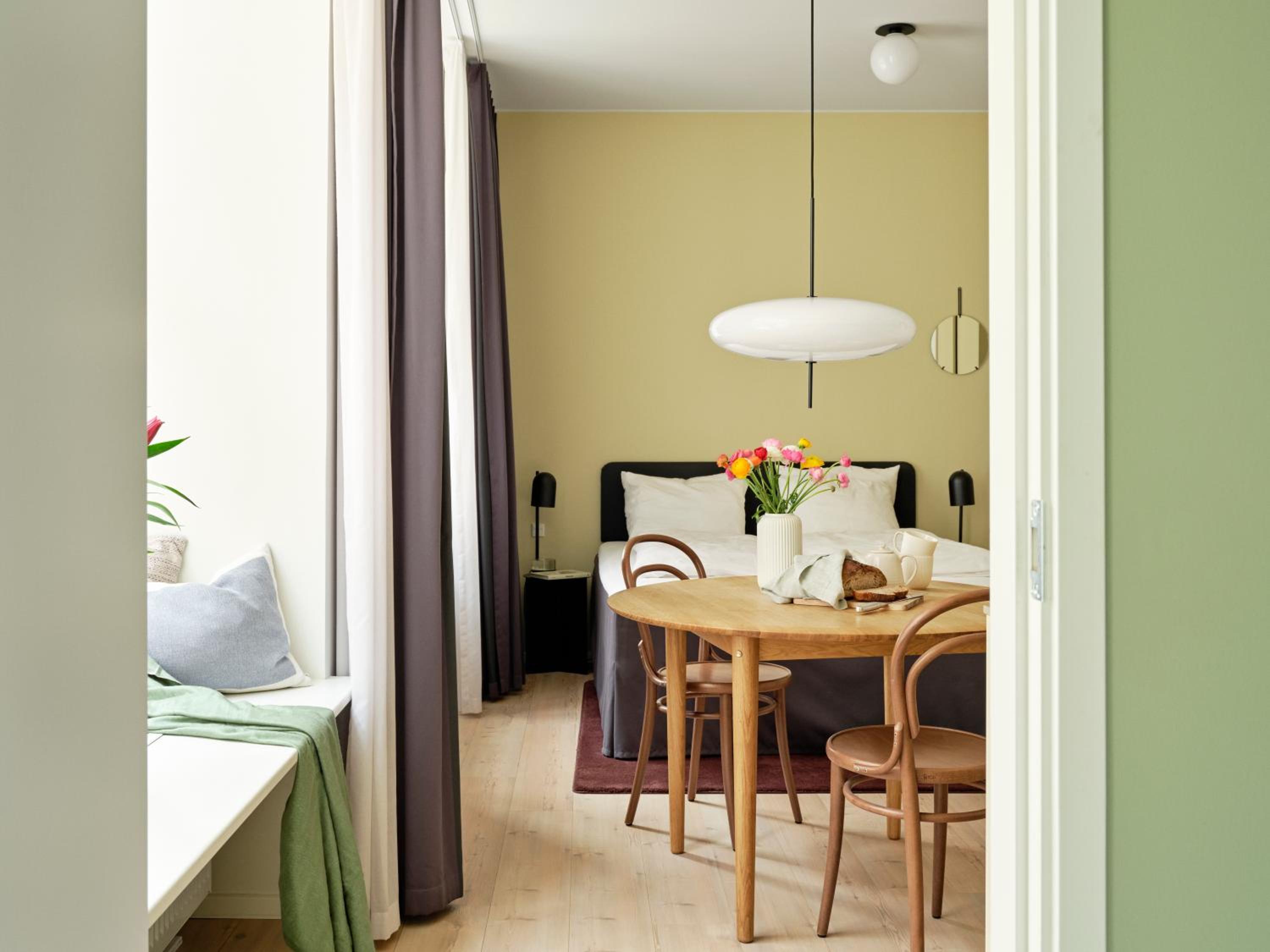 Studio Apartment