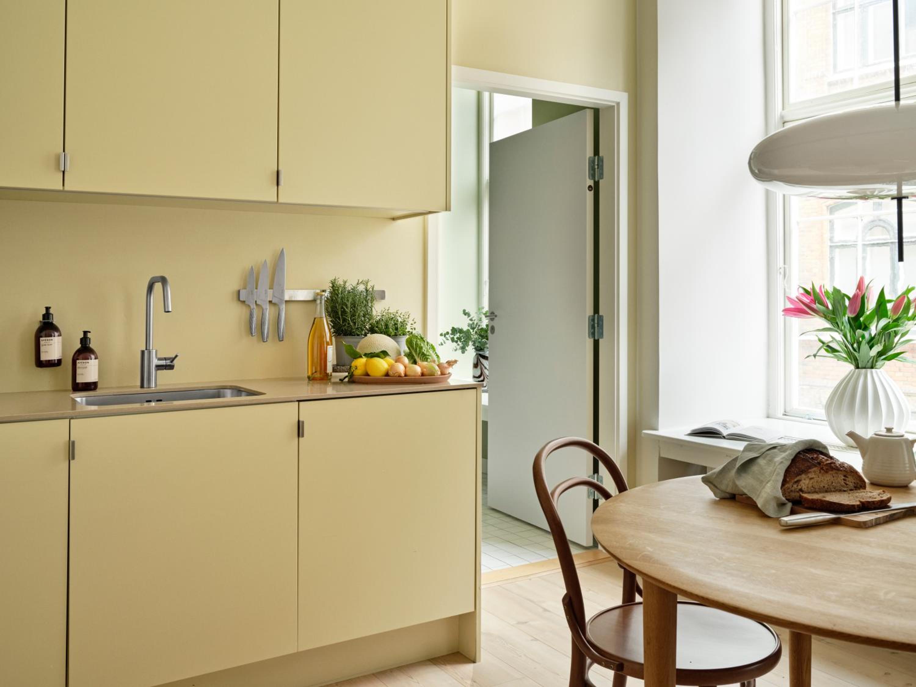 Studio Apartment thumbnail 6