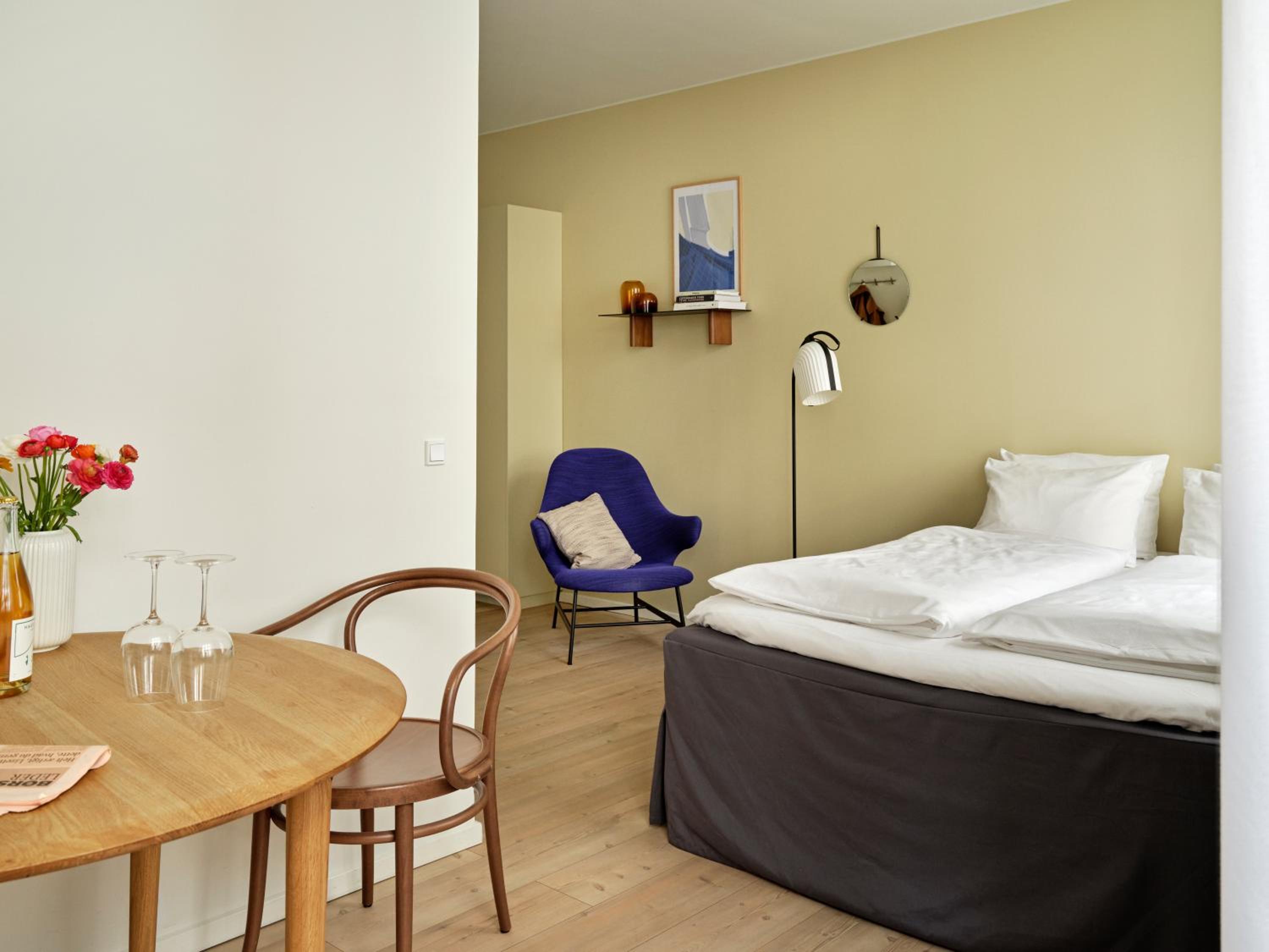 Studio Apartment photo 2