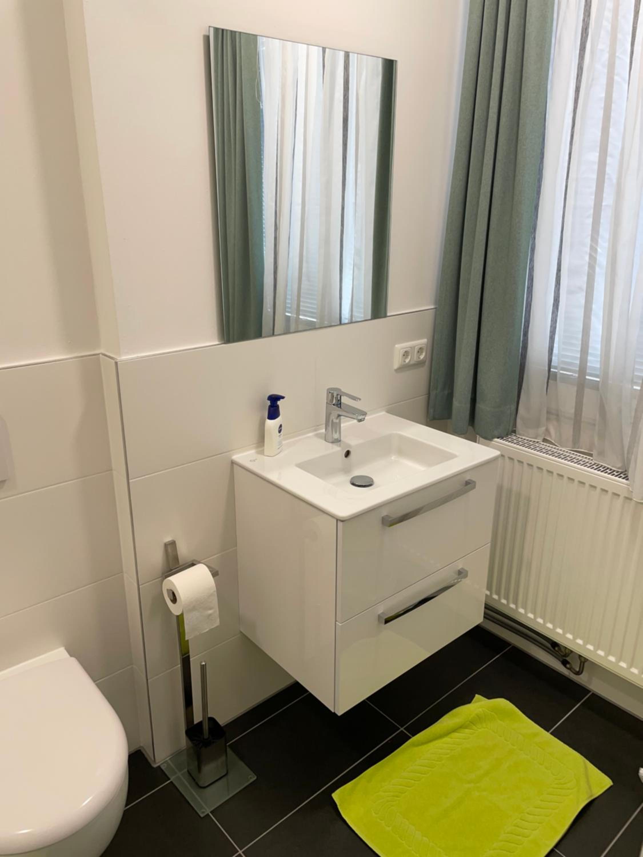 Family Room with Private Bathroom photo 3