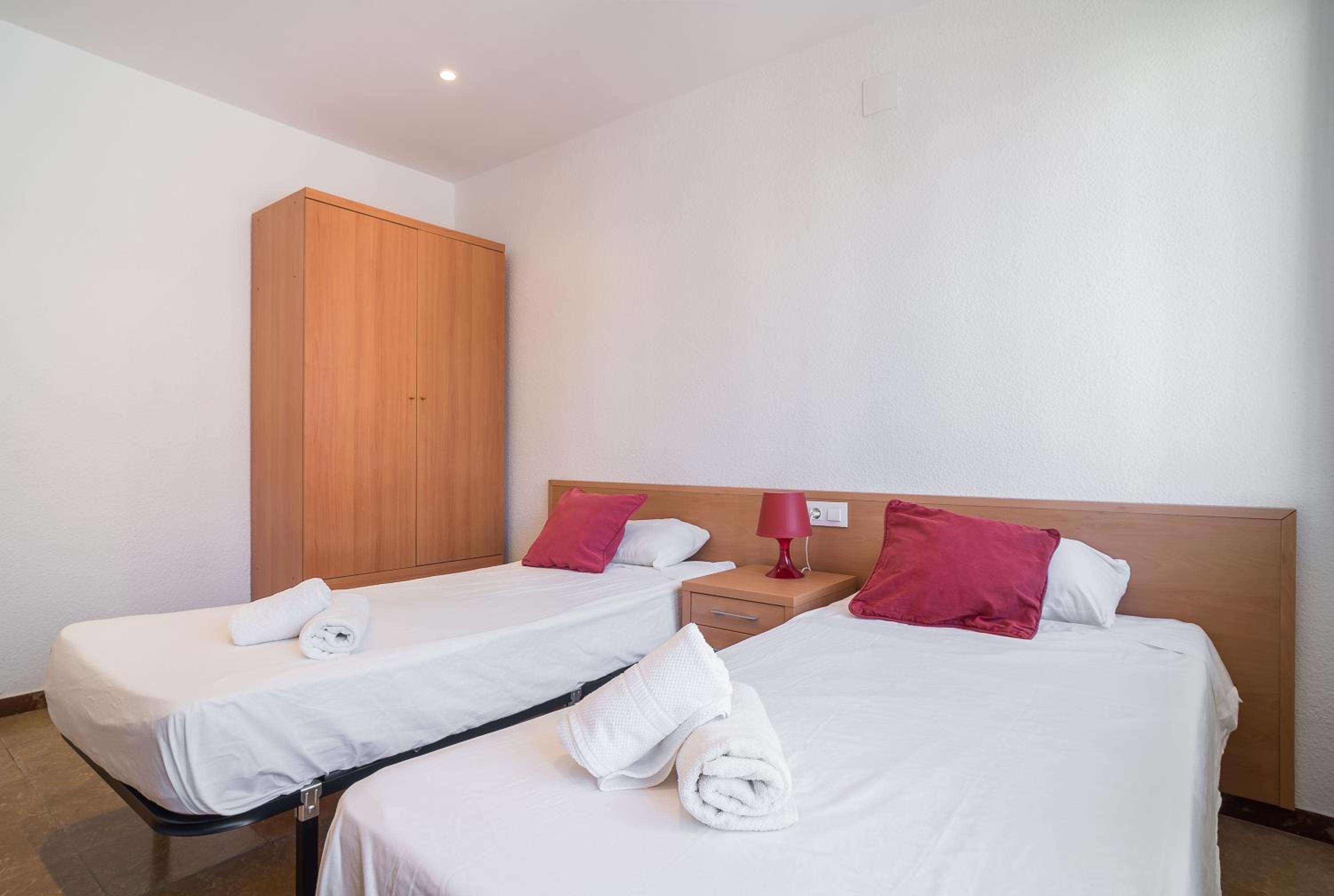Three-Bedroom Premium Apartment with Balcony photo 2