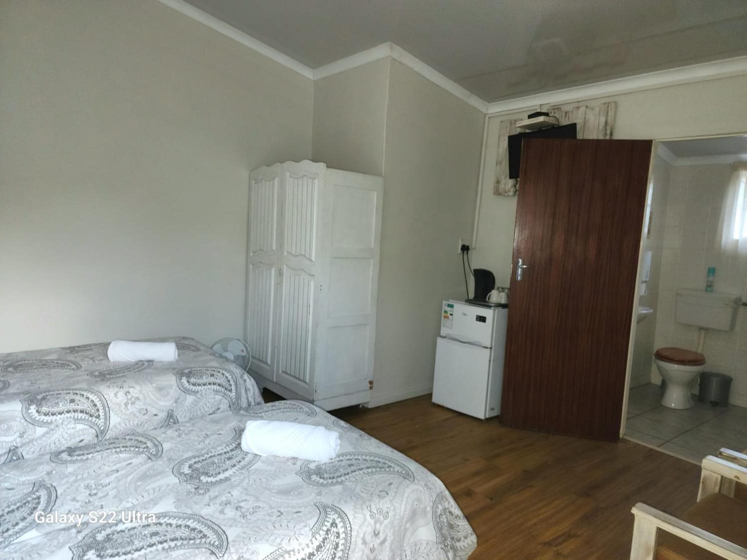 Twin Room - Photo 21