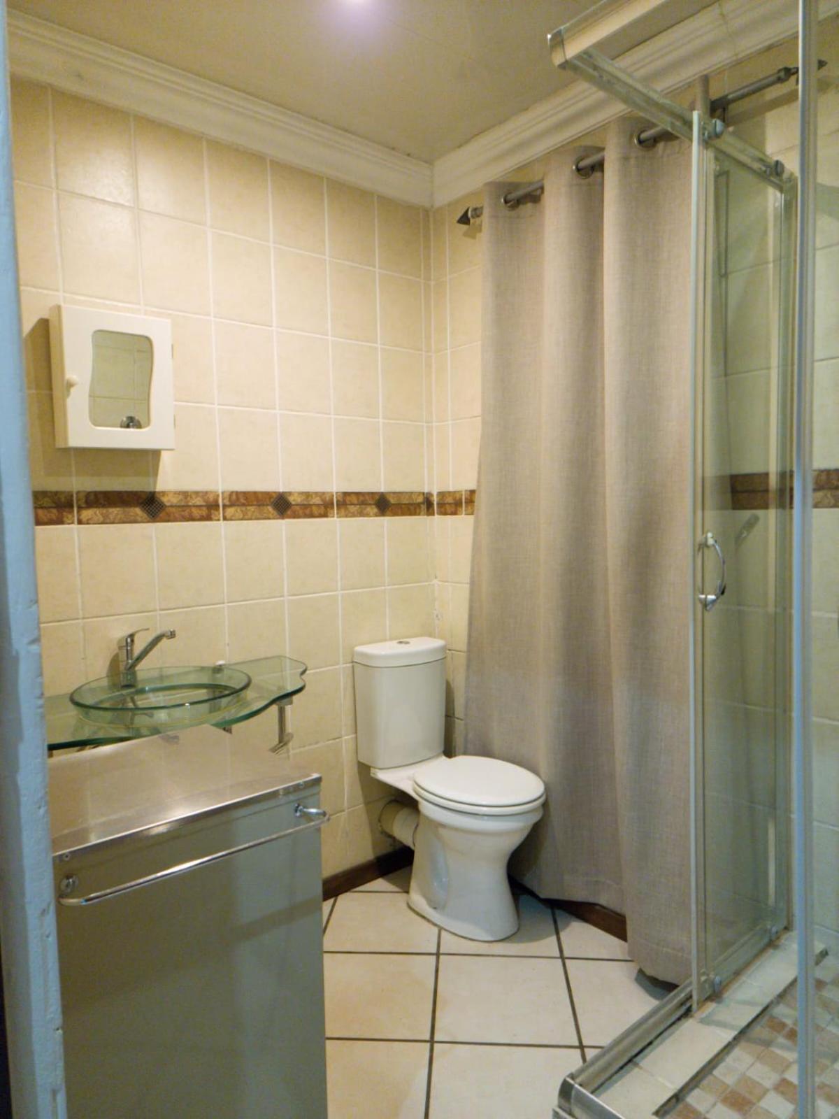 Twin Room - Photo 22