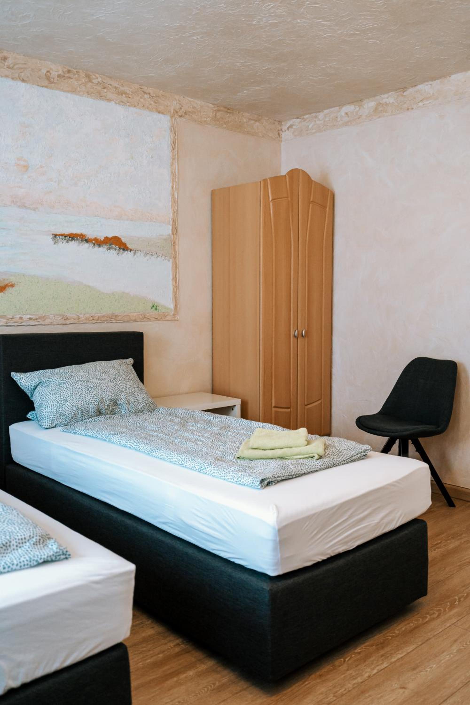 Standard Double or Twin Room - Photo 6