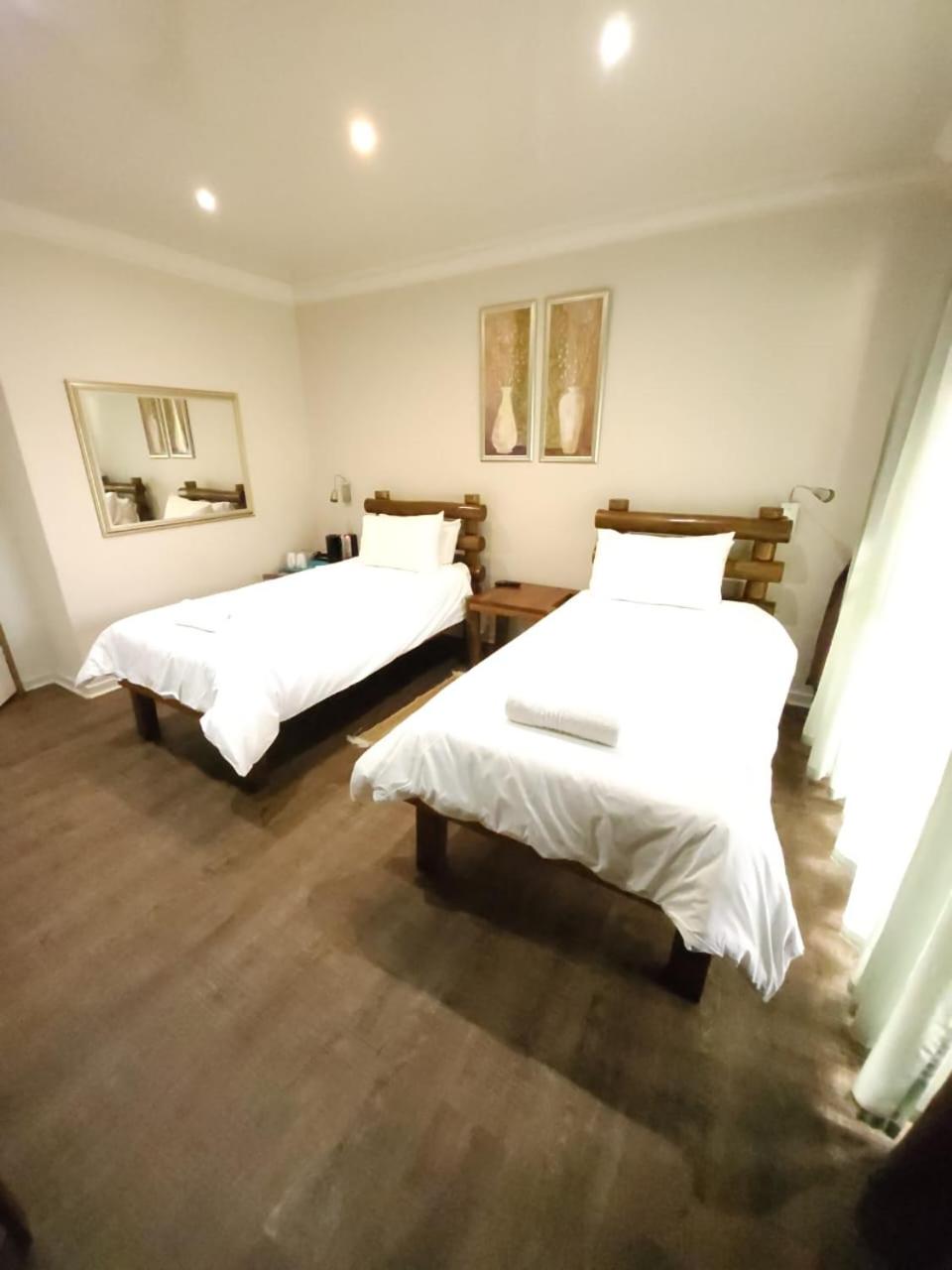 Twin Room - Photo 30