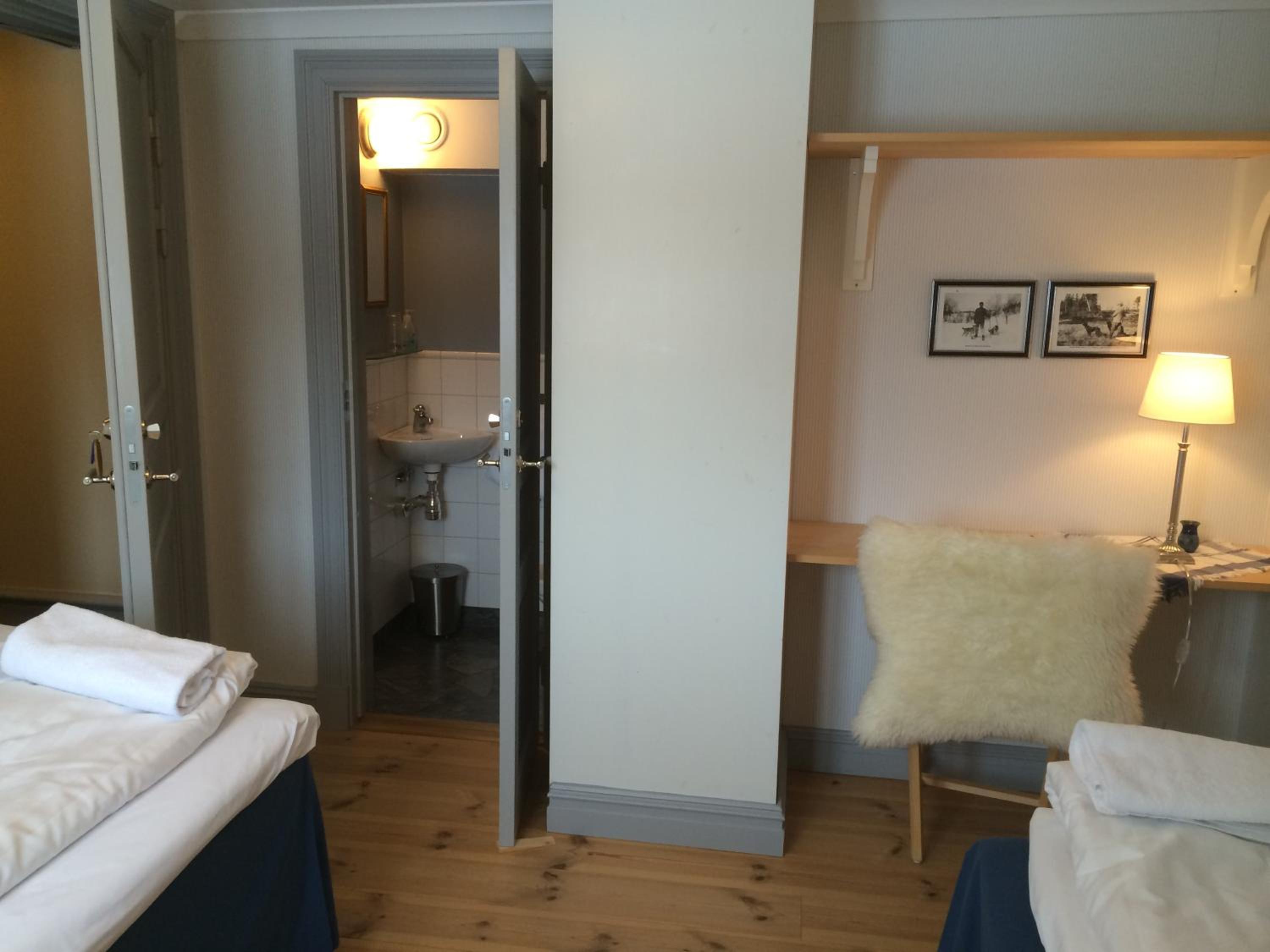 Twin Room With Mountain View photo 2