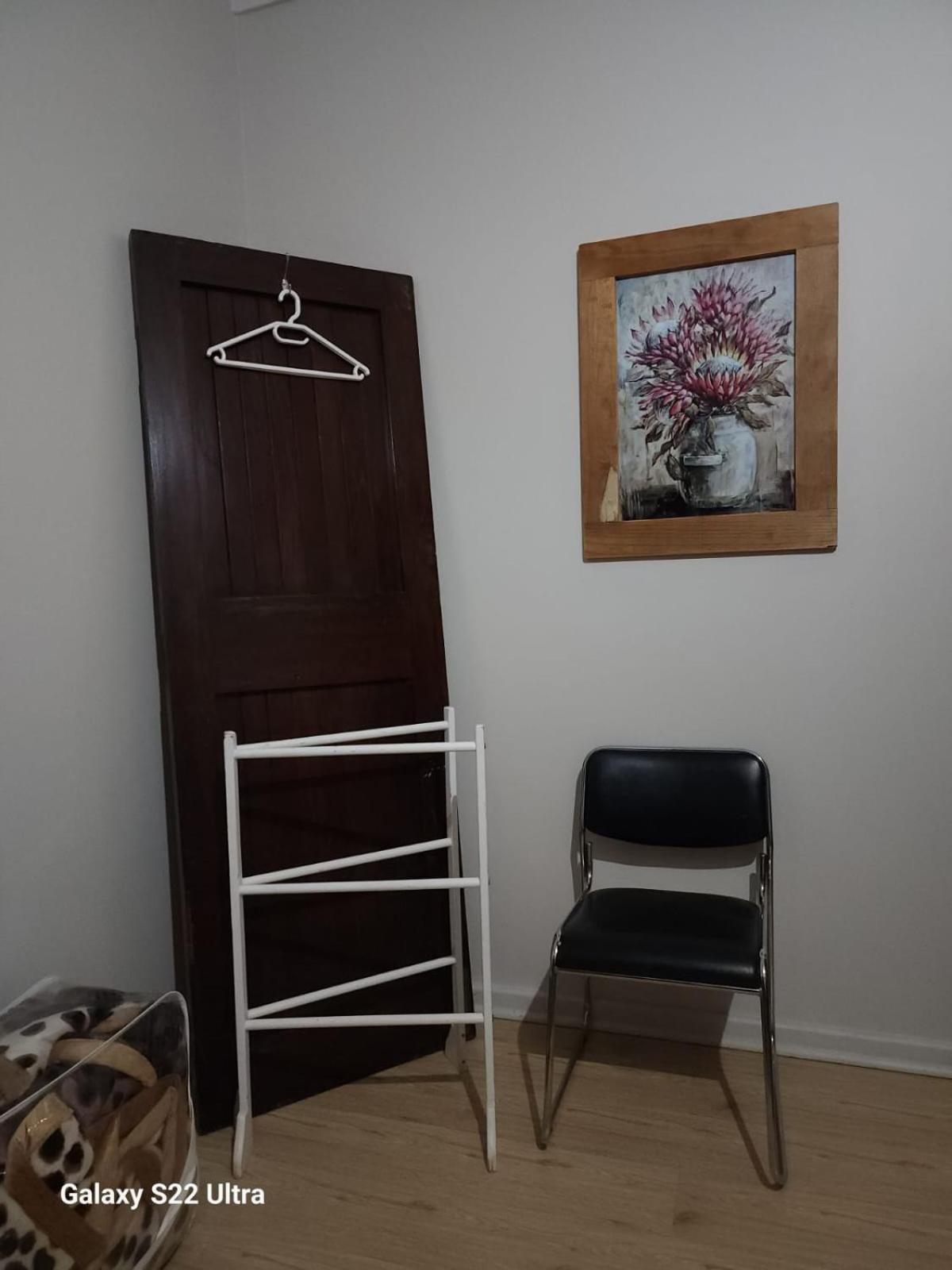 Twin Room - Photo 8